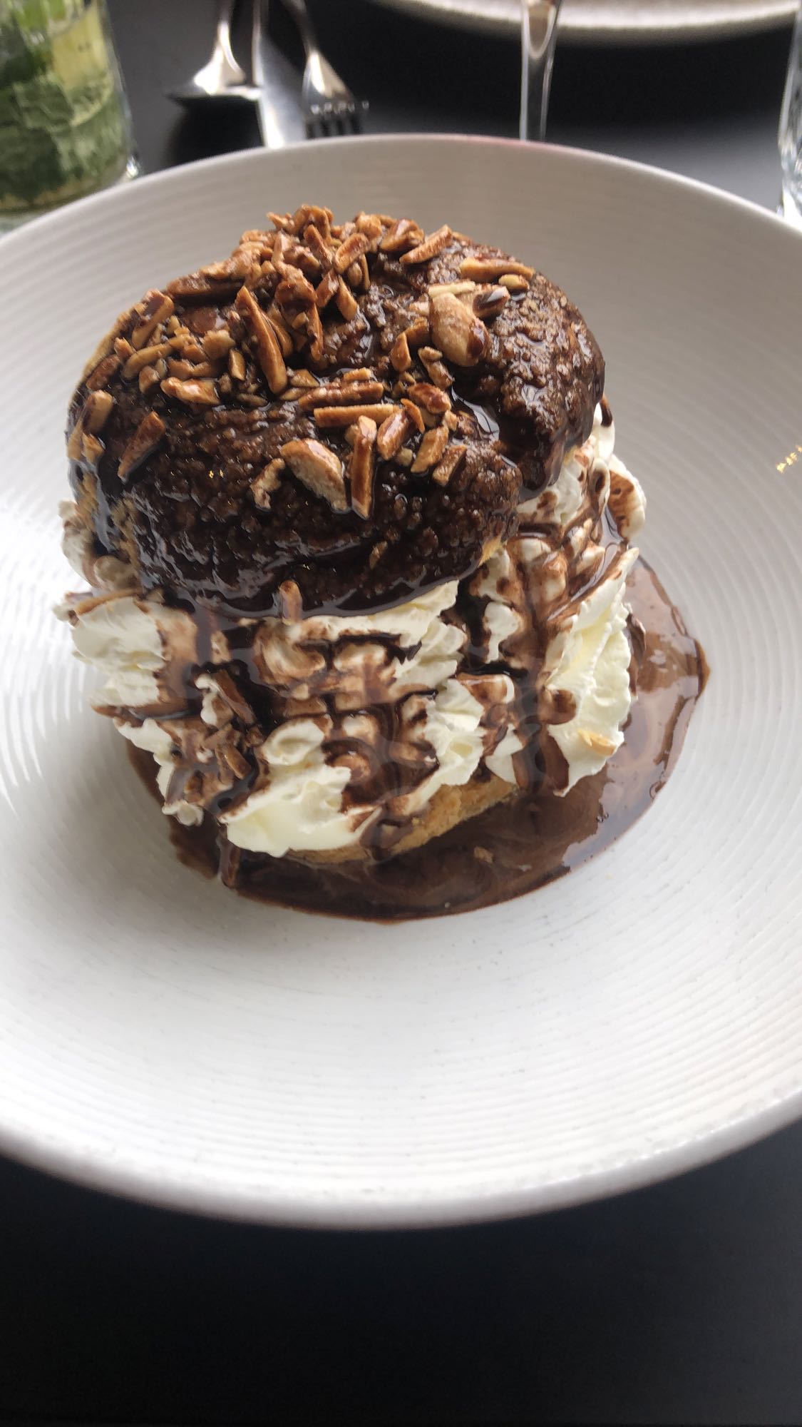 Profiterole au chocolat