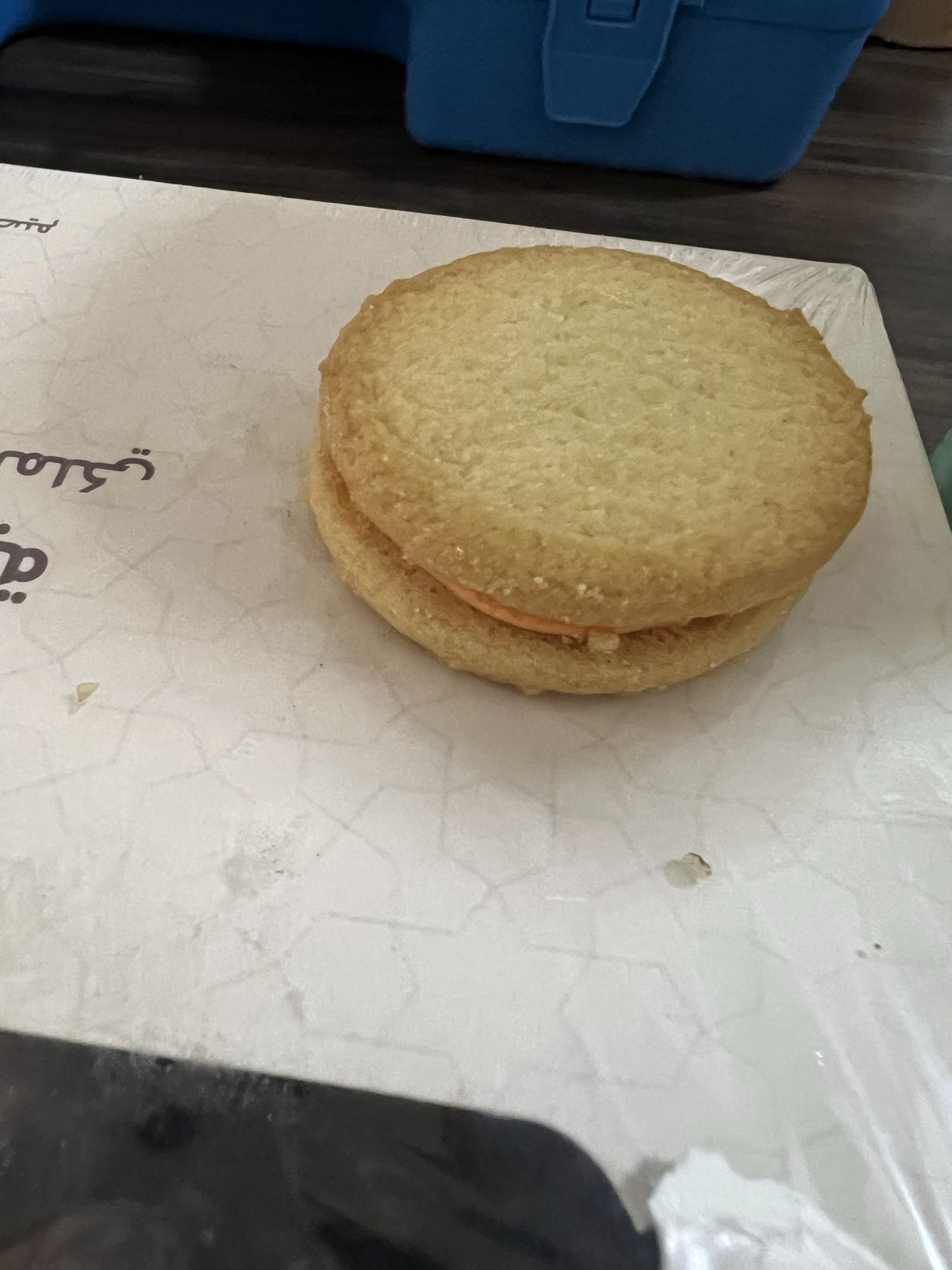 Vanilla sandwich cookie