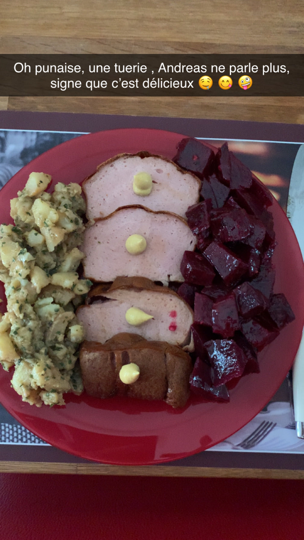 Leberkäse, pommes, betterave