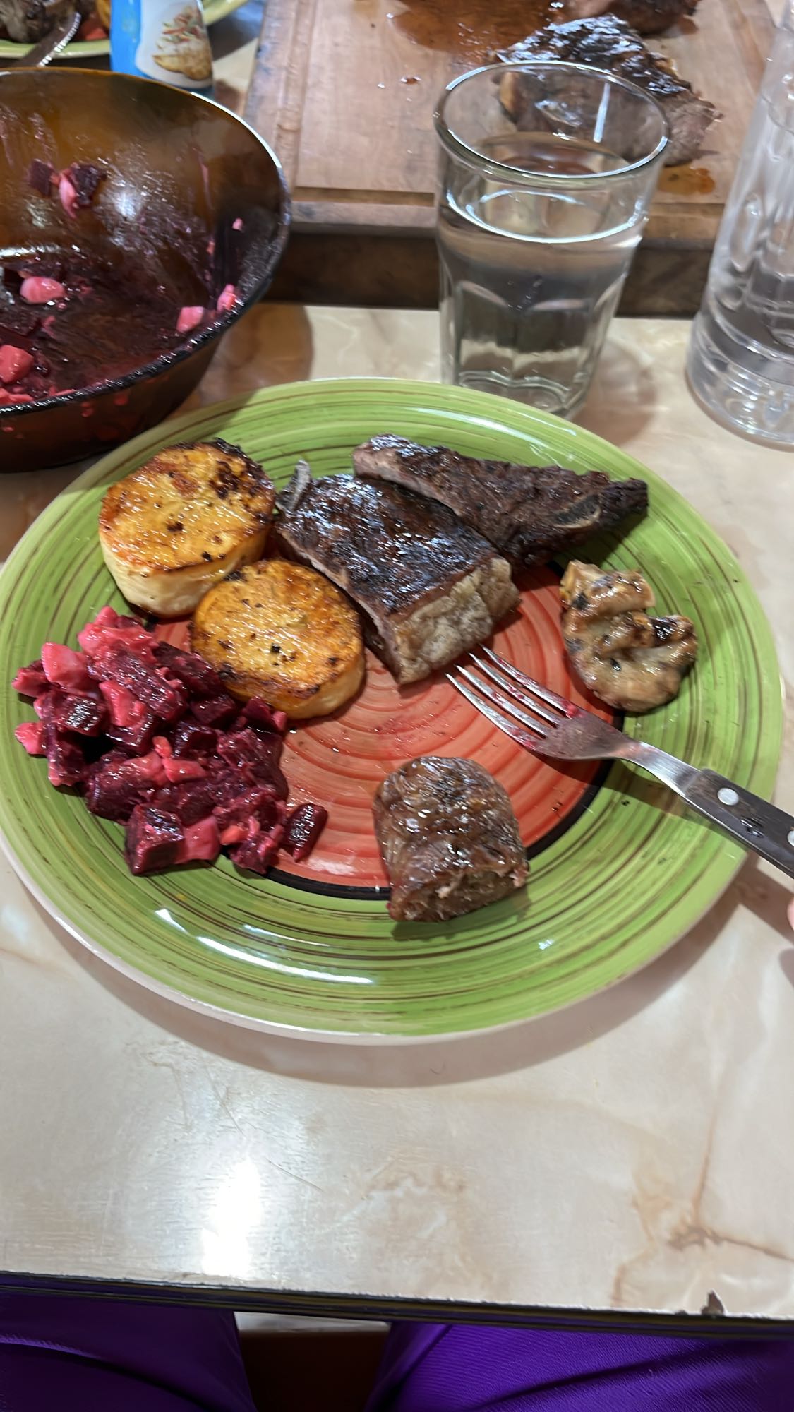 Parrillada con ensalada