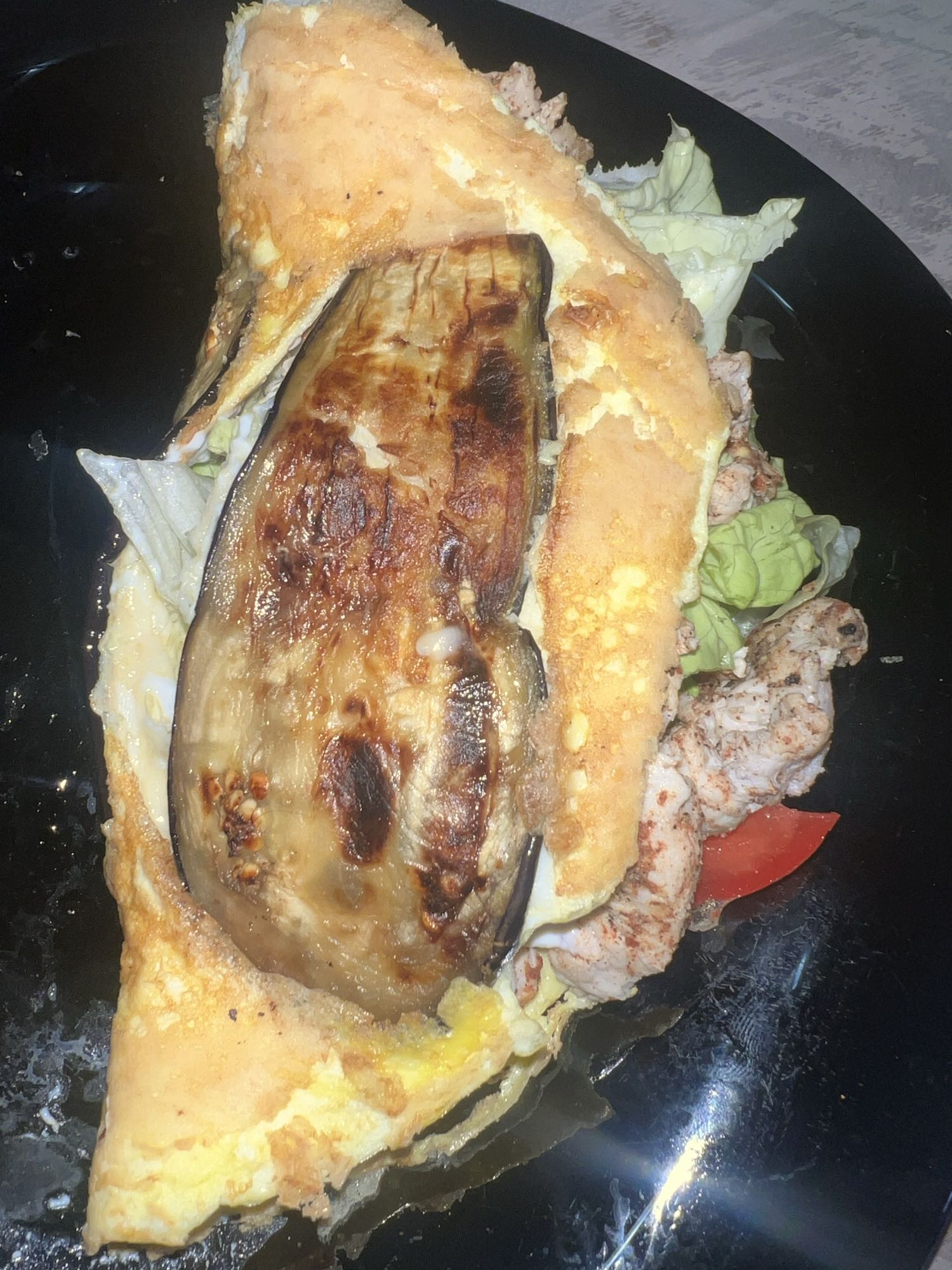 Omelette aux légumes et poulet