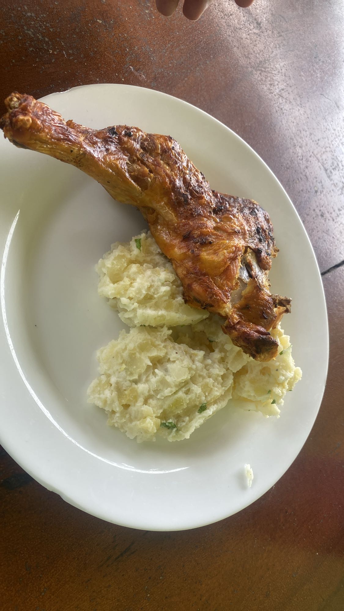 Pollo asado con ensalada de papa