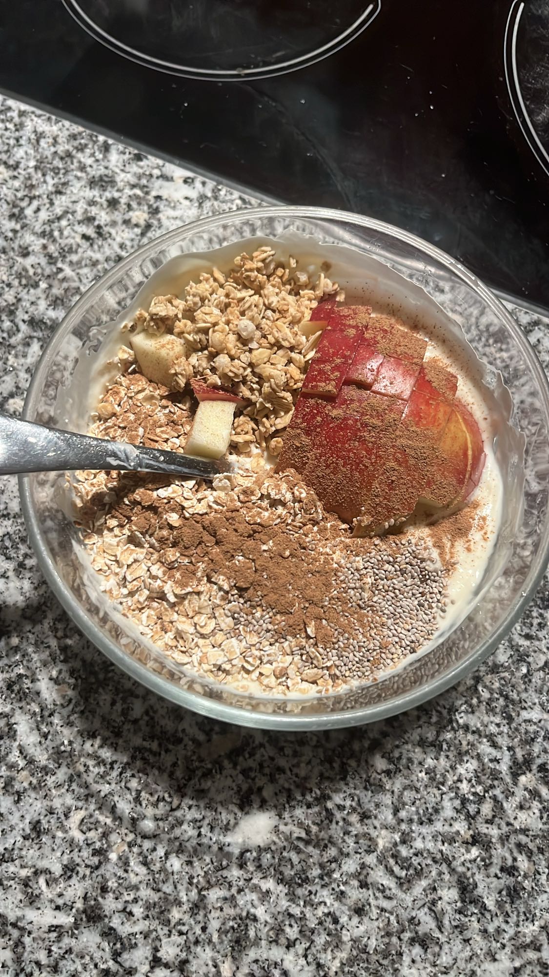 Joghurt mit Apfel & Müsli