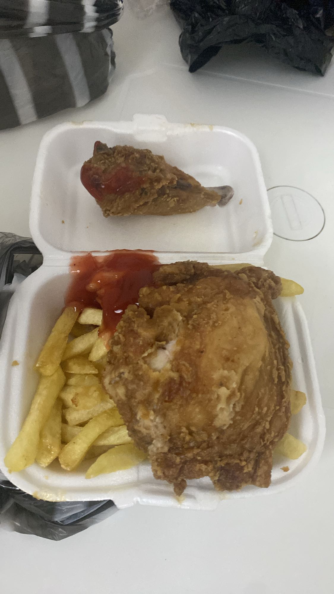 Pollo frito con papas