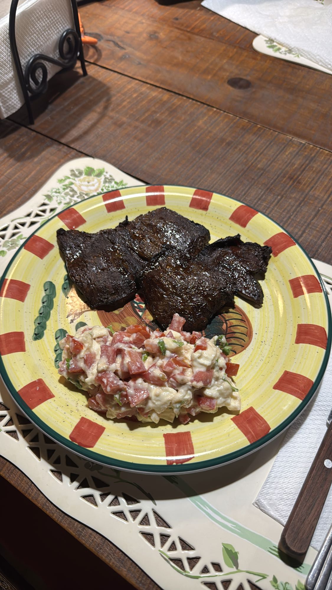 Carne asada con ensalada