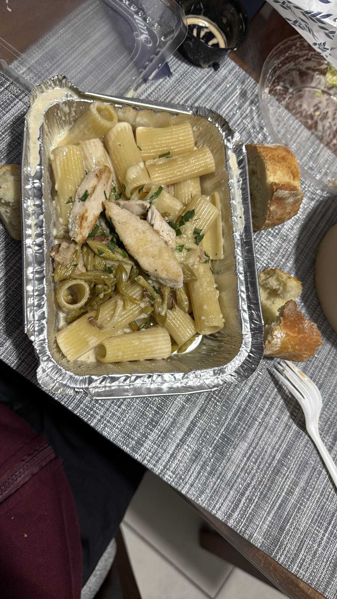 Chicken pasta with bread