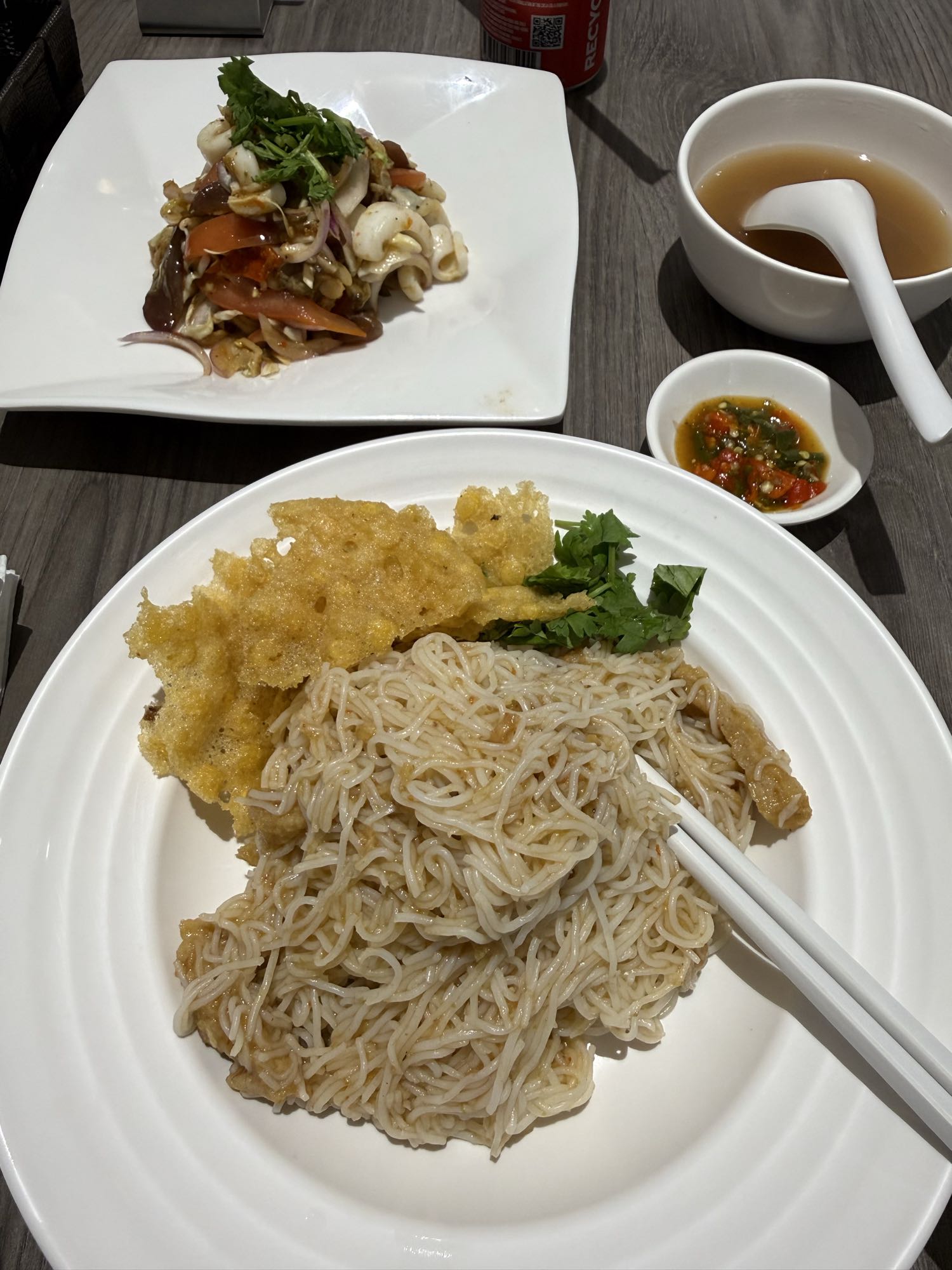 Seafood noodle plate