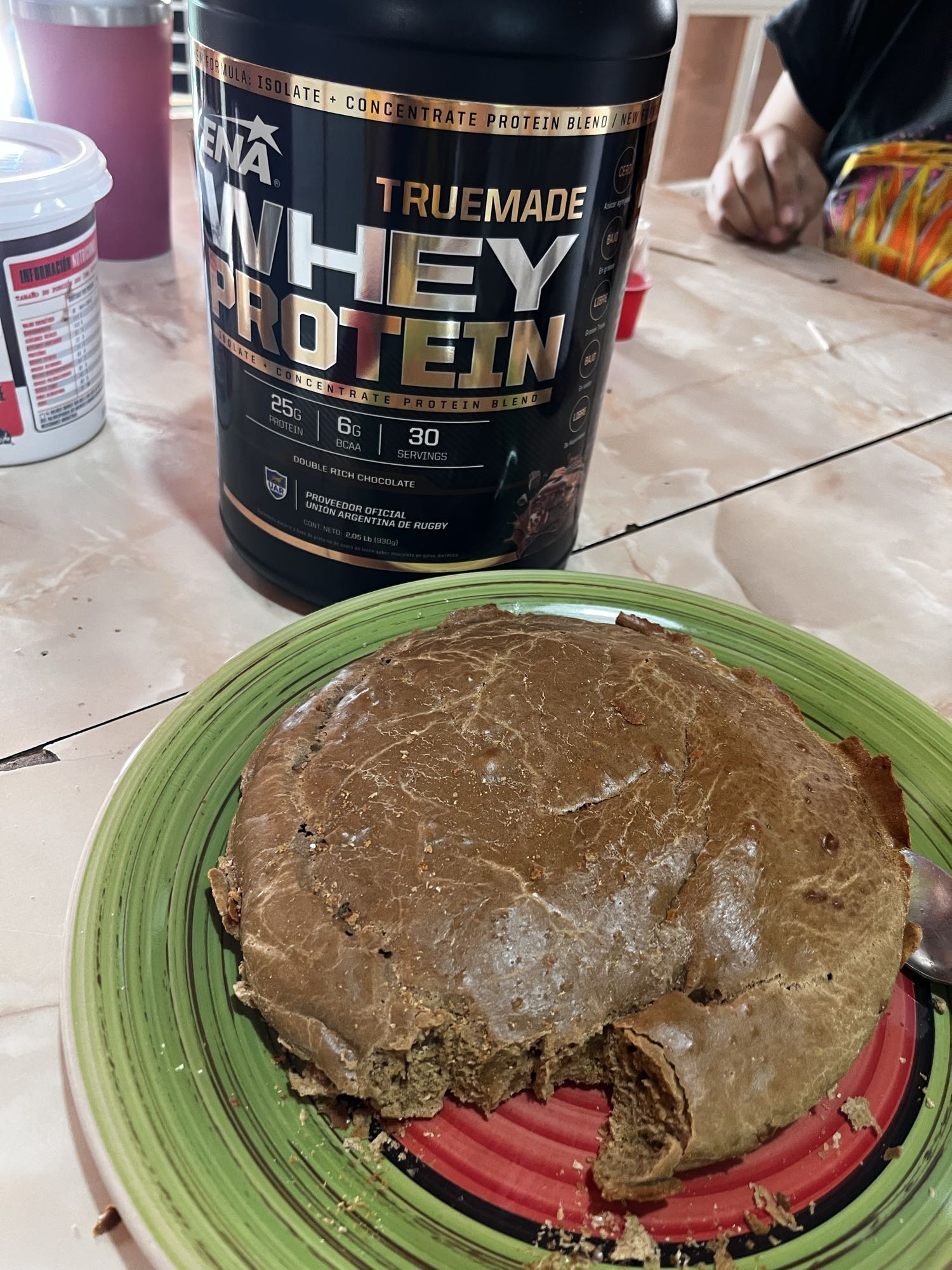 pastel de proteína de chocolate