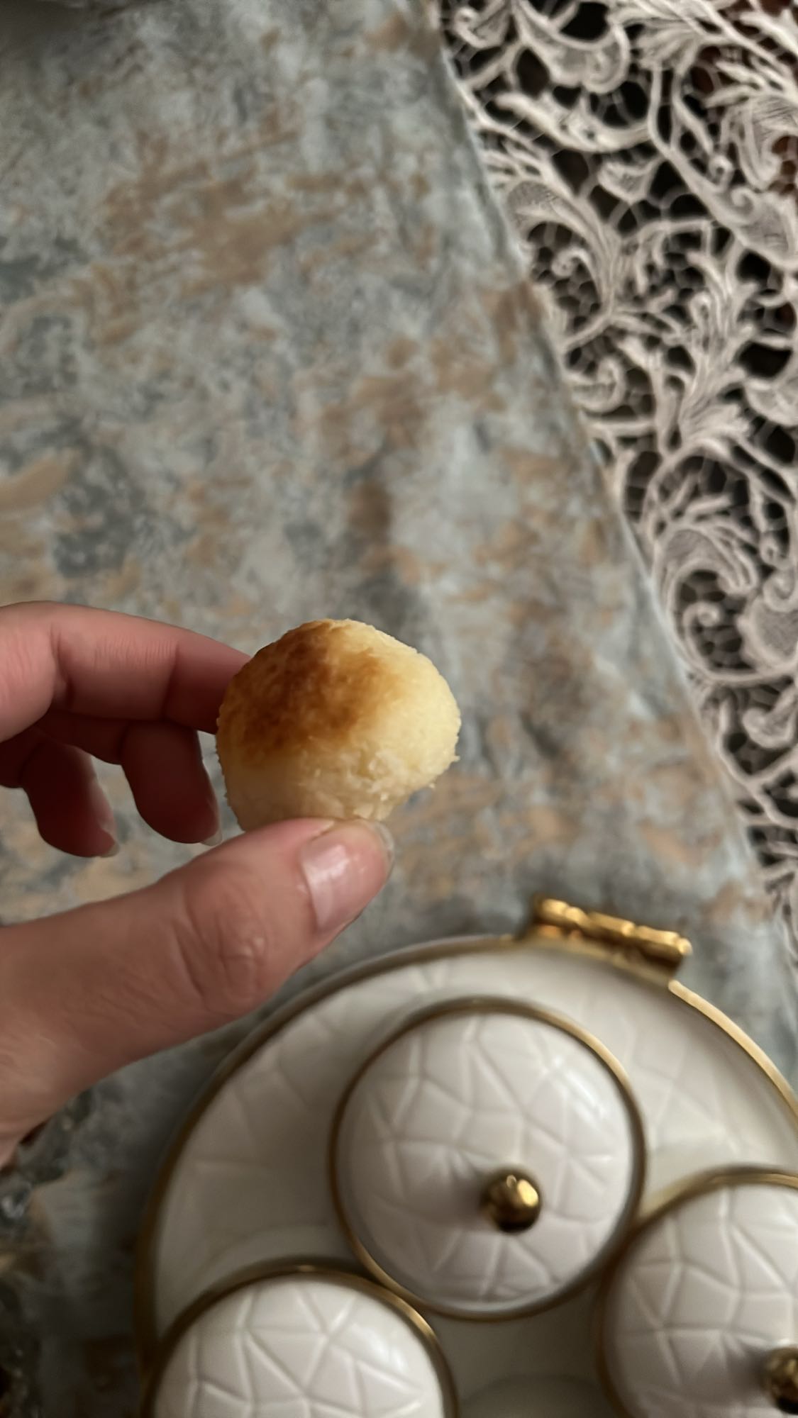 Coconut macaroon ball