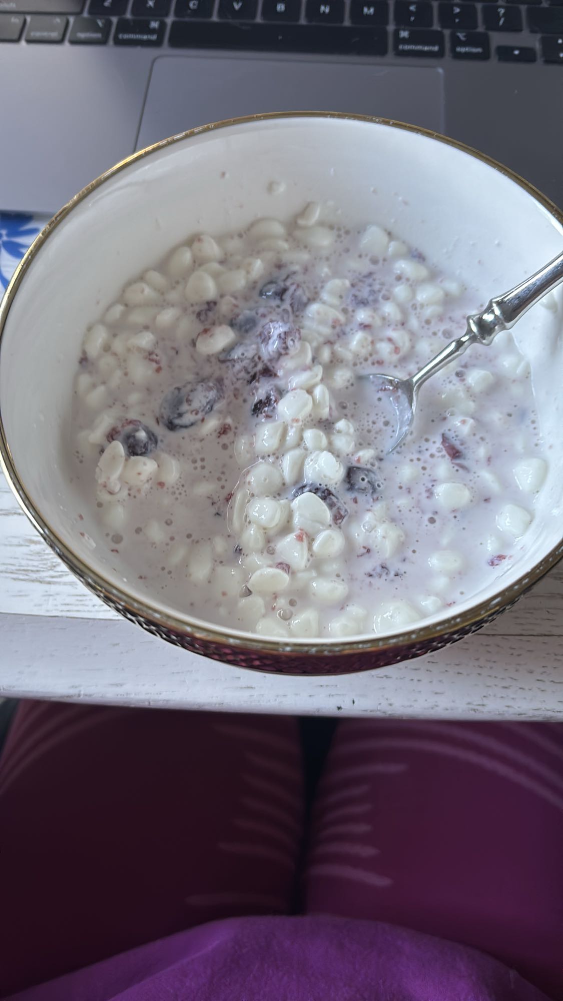 kukurydza z mlekiem i jagodami