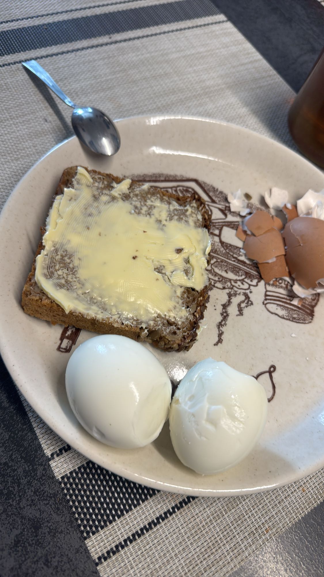 Kookt ei en volkorenbrood