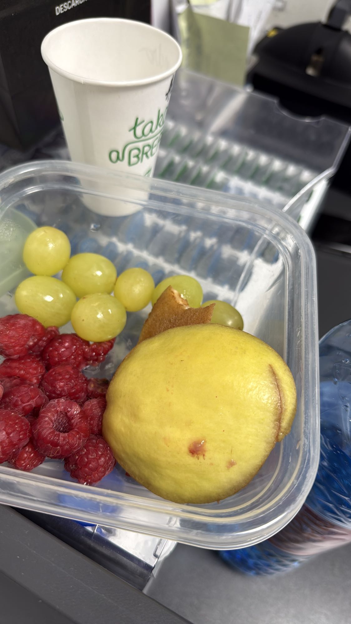 Fructe proaspete la caserolă