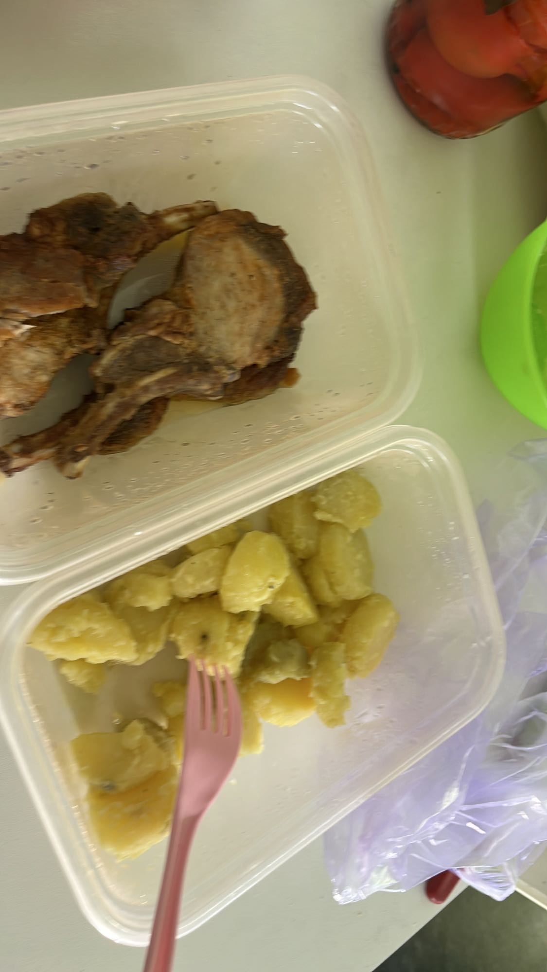 Cotlet de porc cu cartofi