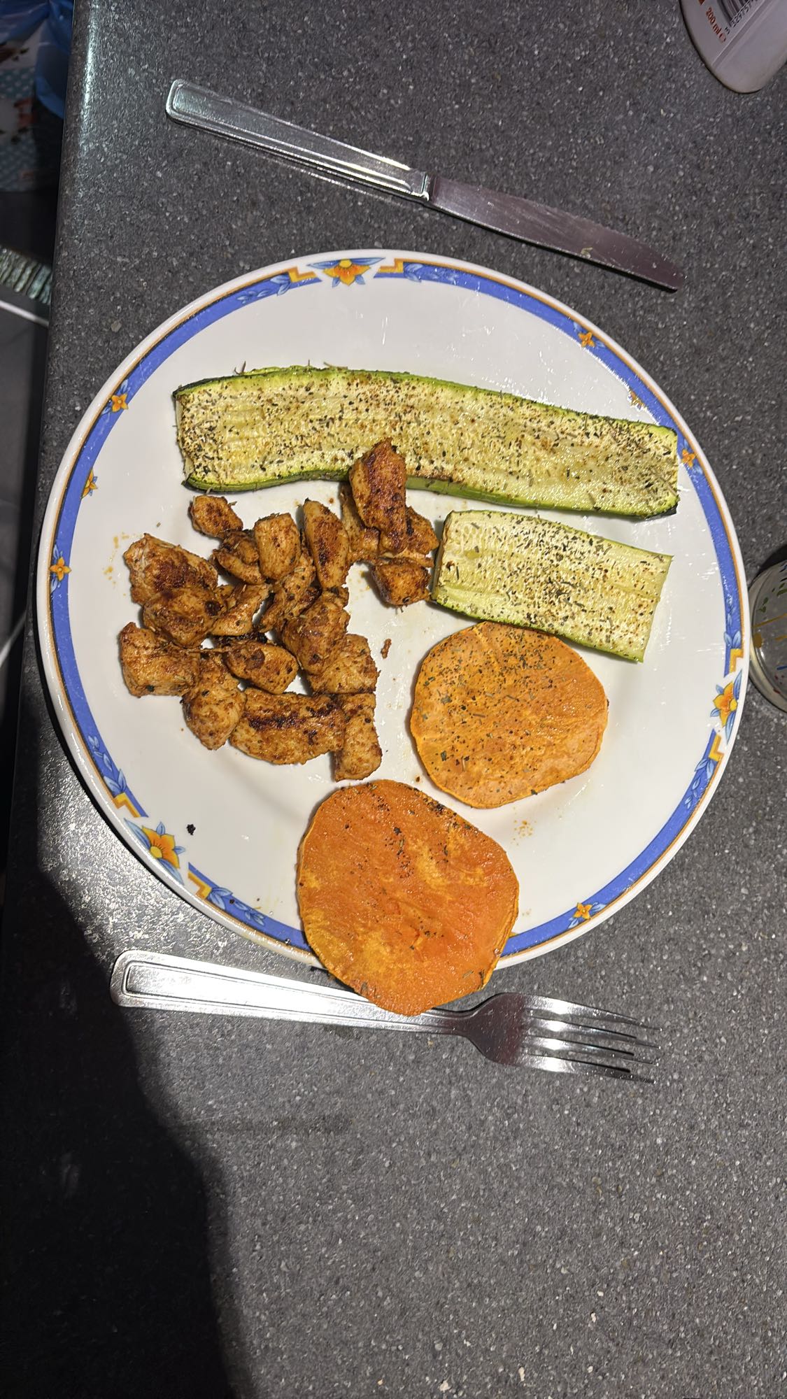 Poulet et légumes grillés