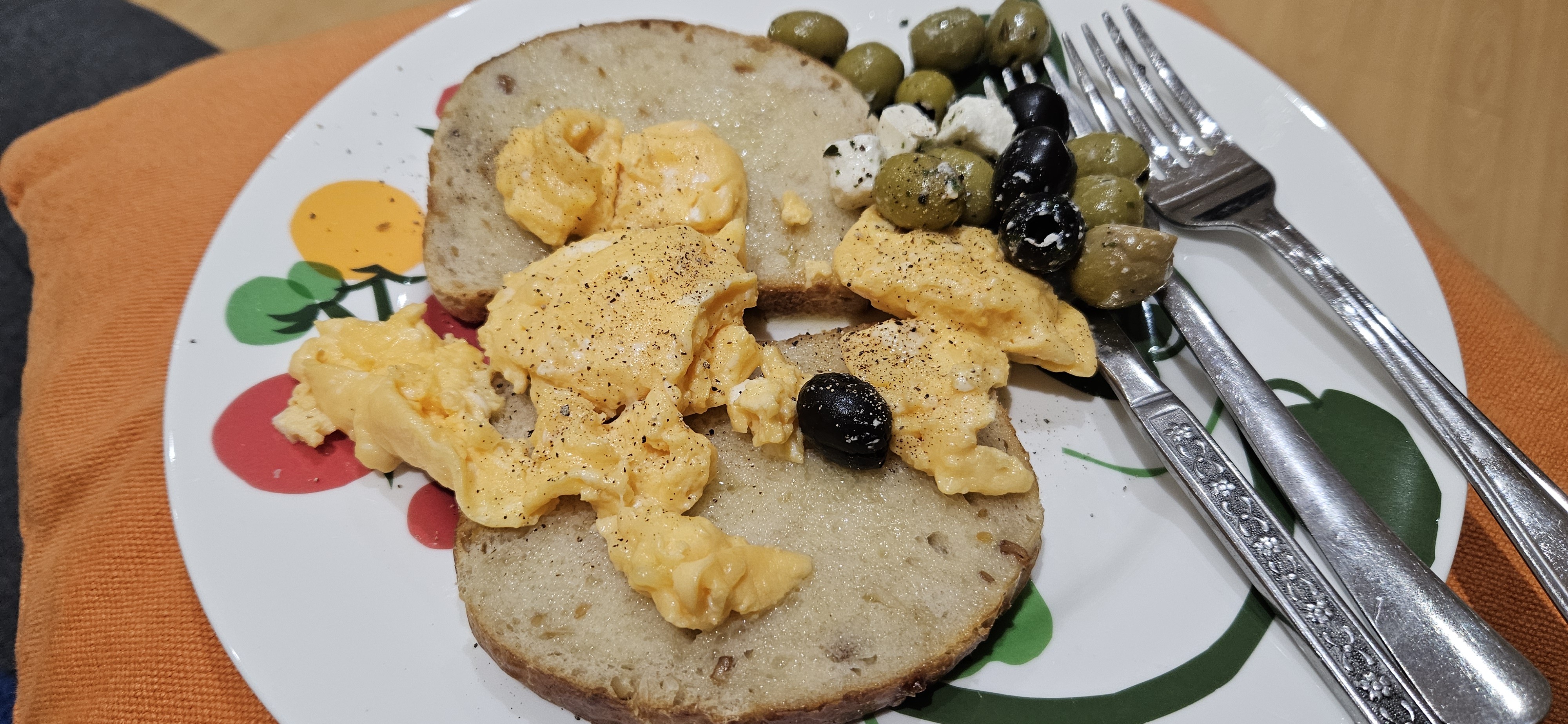 Scrambled Eggs on Bread