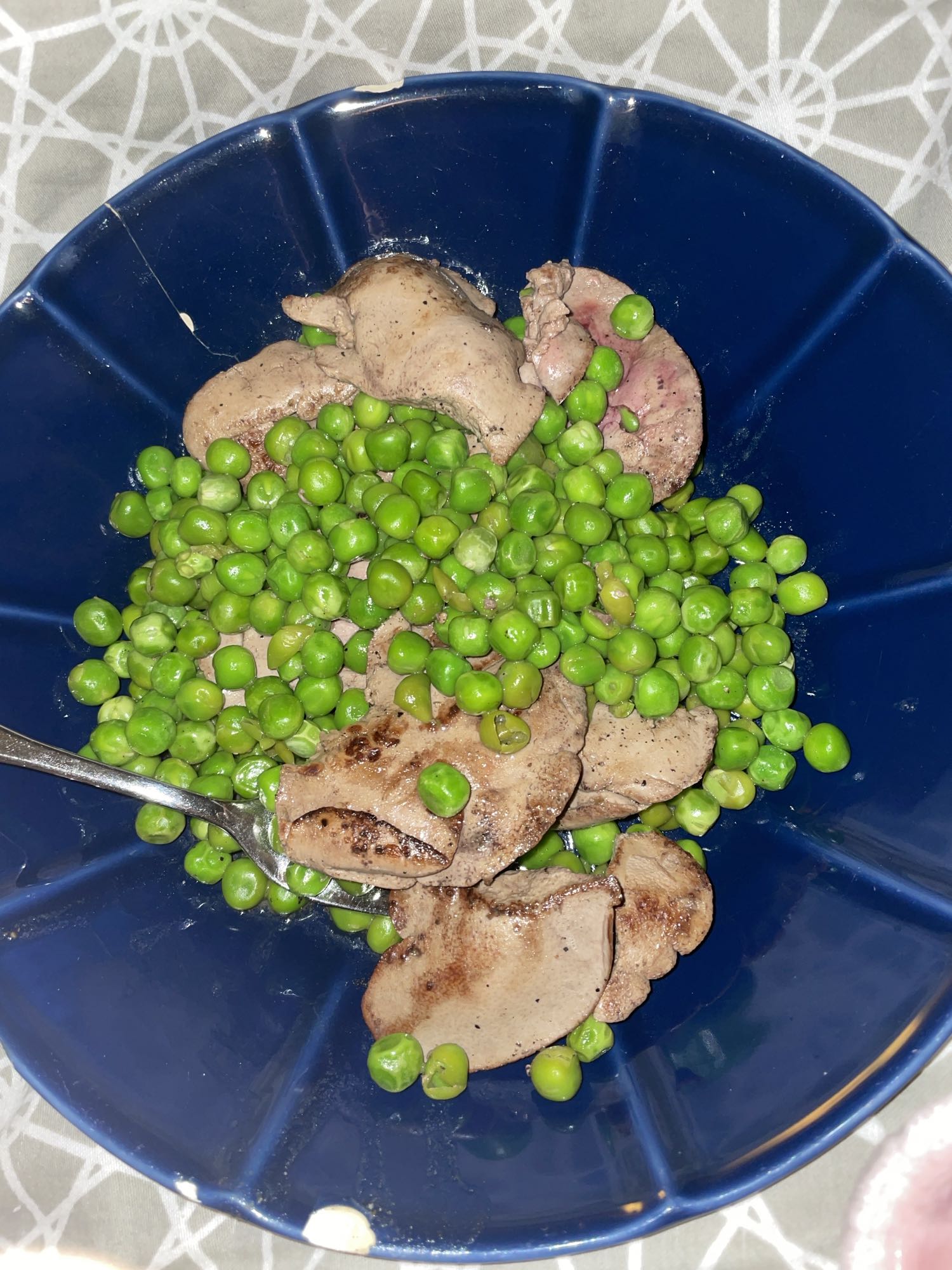 Wątróbka z groszkiem