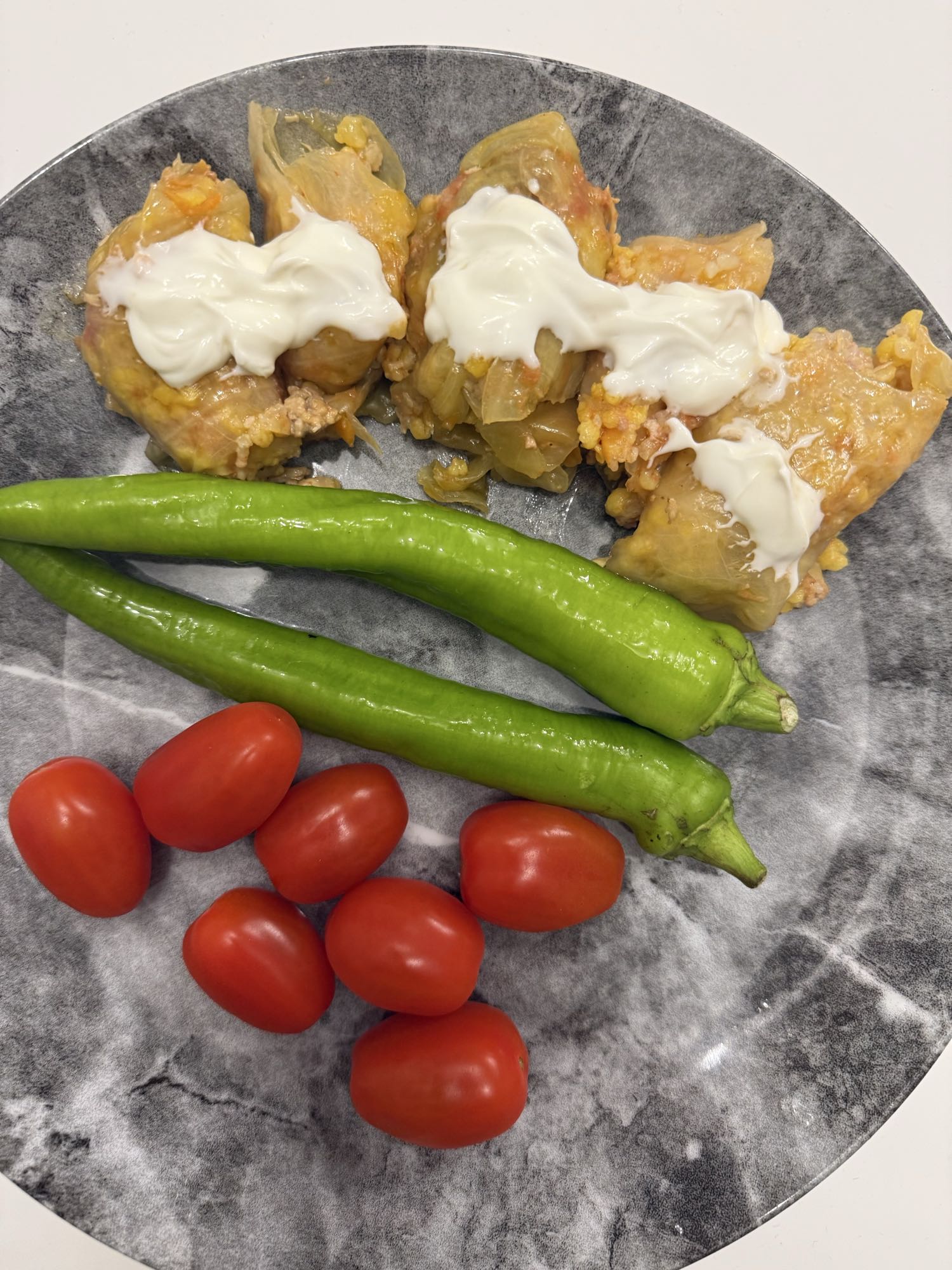 Chou farci et légumes