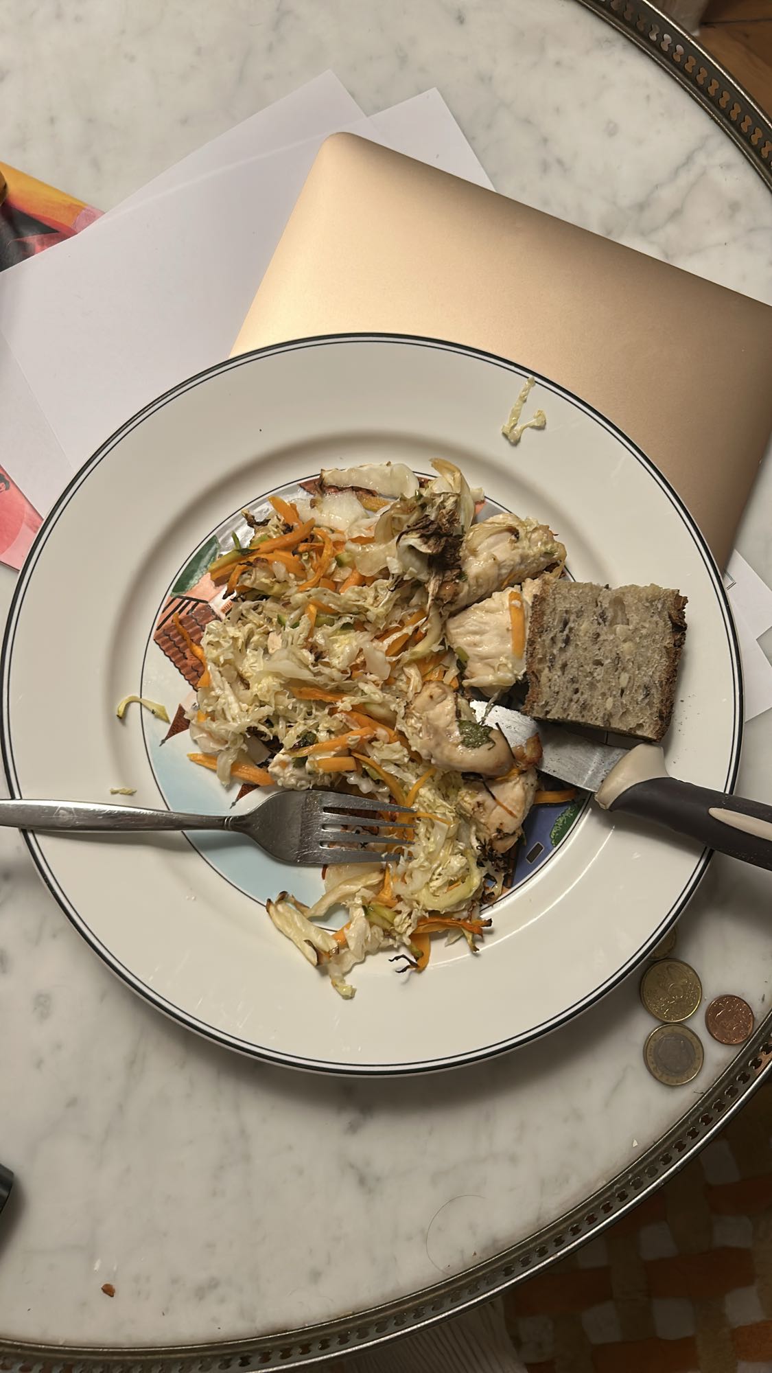 Poulet, salade, pain