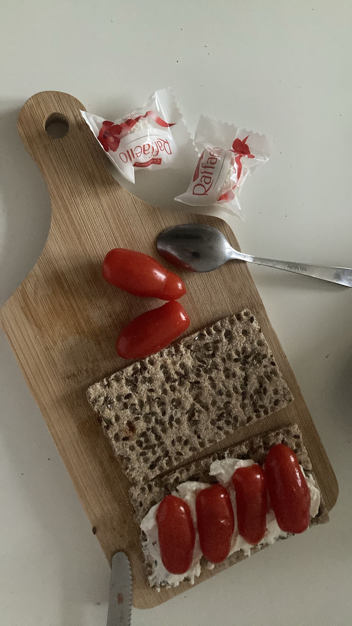 Хлебцы с помидорами