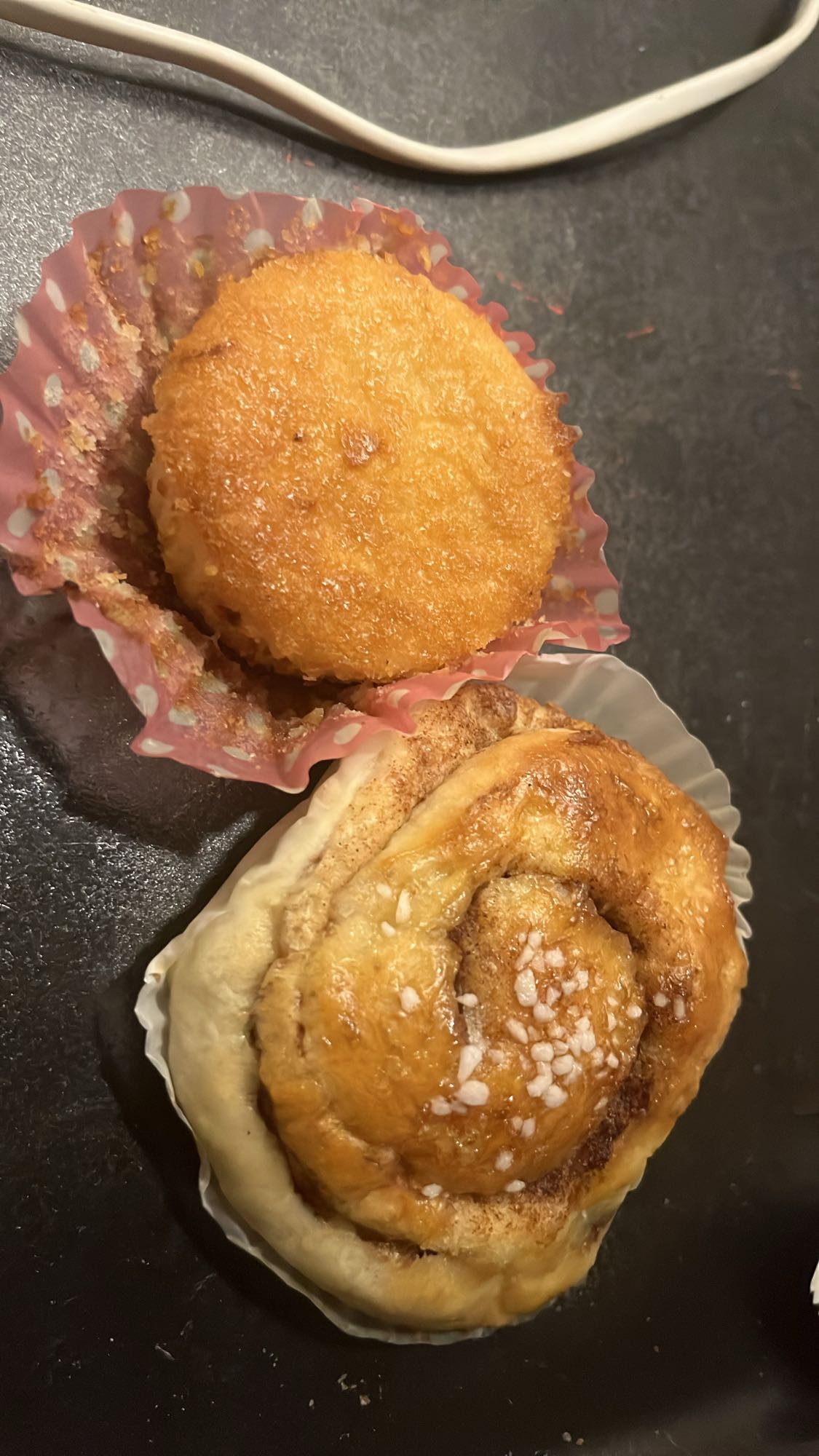 Kanelbulle och muffin