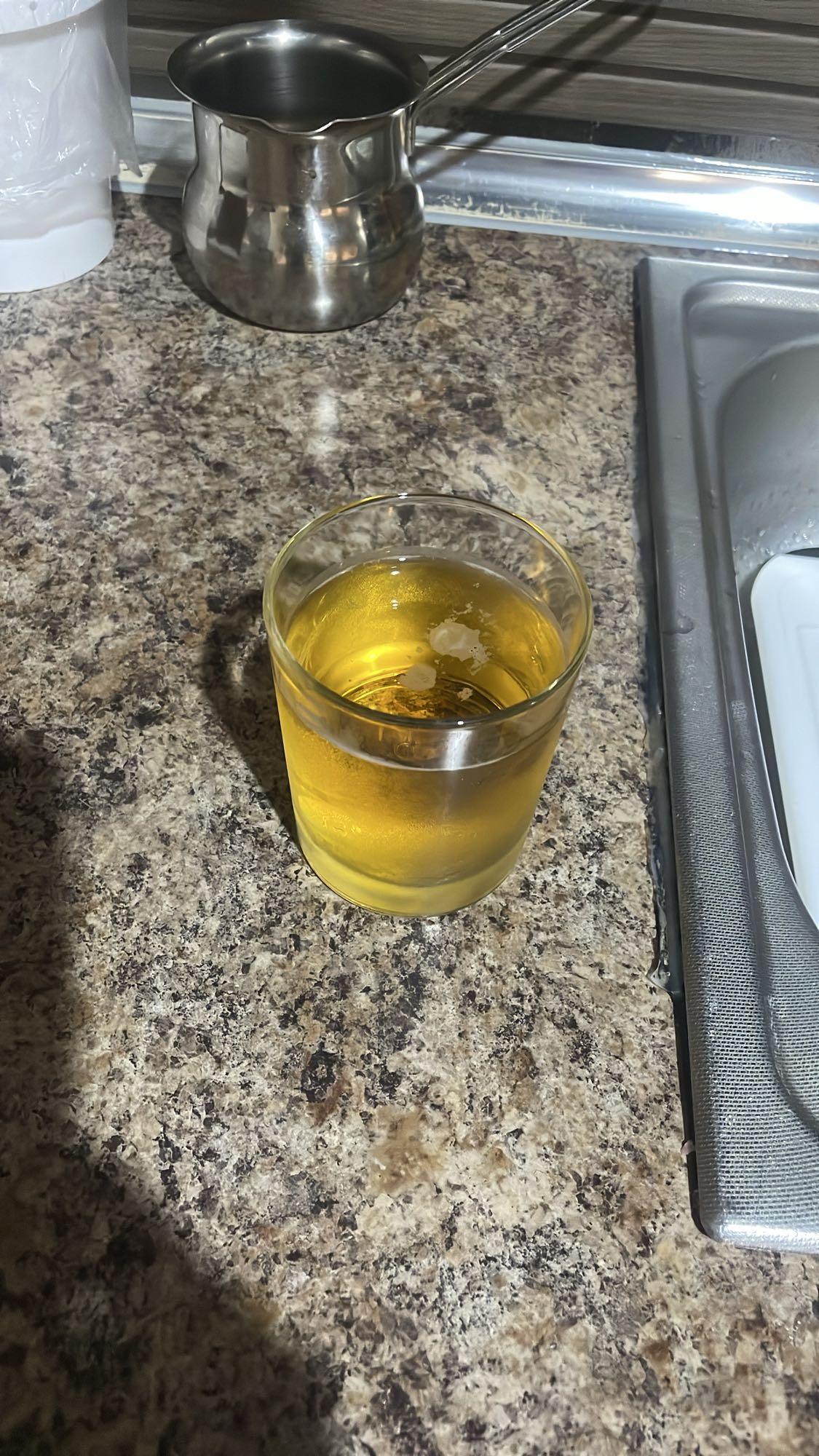 стакан яблочного сока