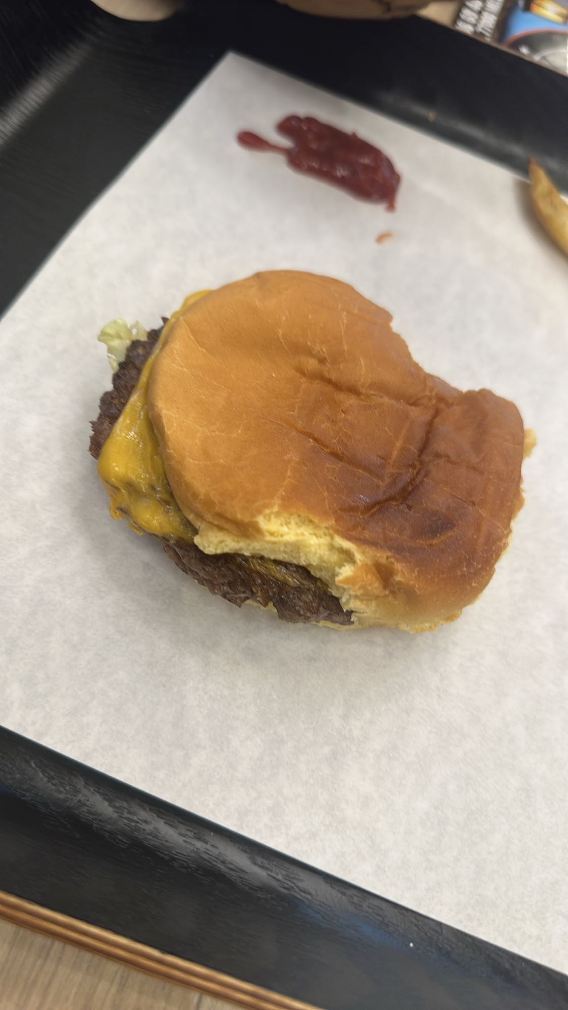 Burger simplu cu brânză