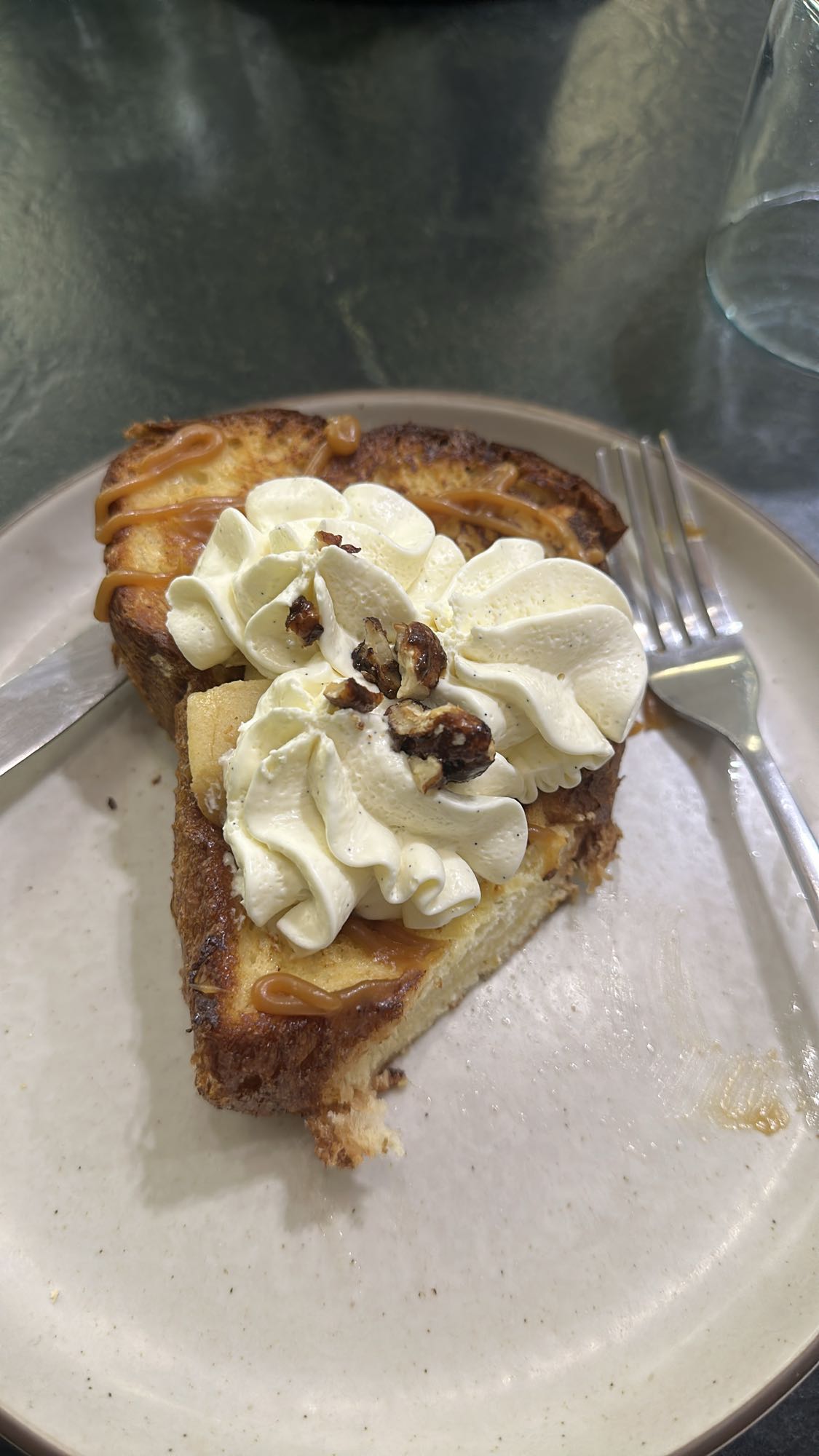 Tarte briochée caramel chantilly