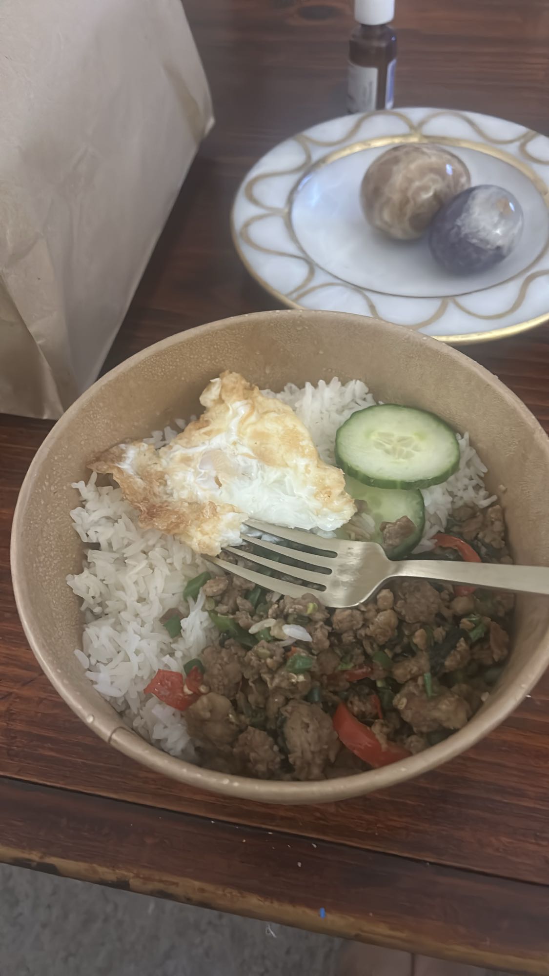 Riz, boeuf sauté, œuf