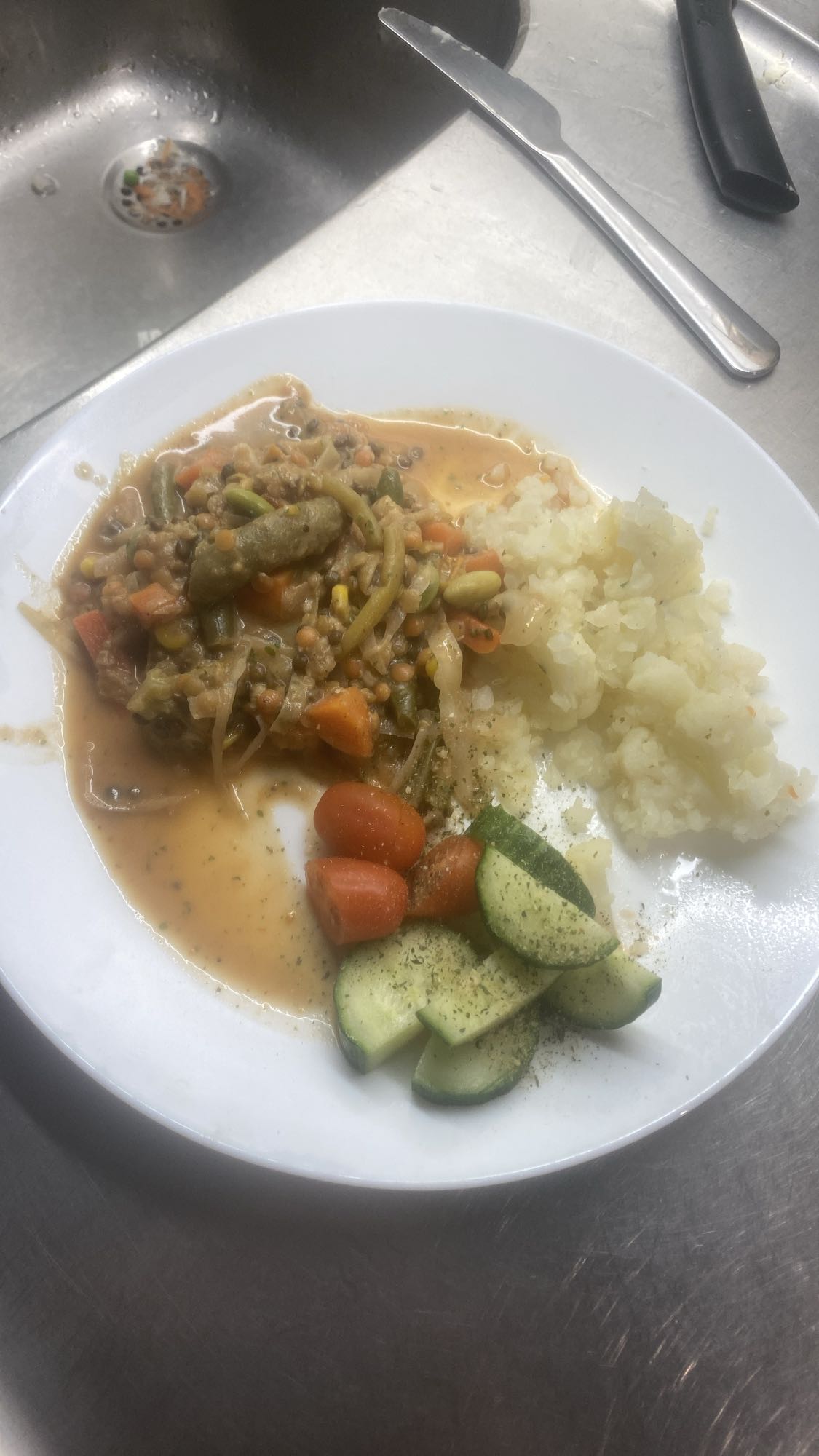 Grönsaksgryta med blomkålsris