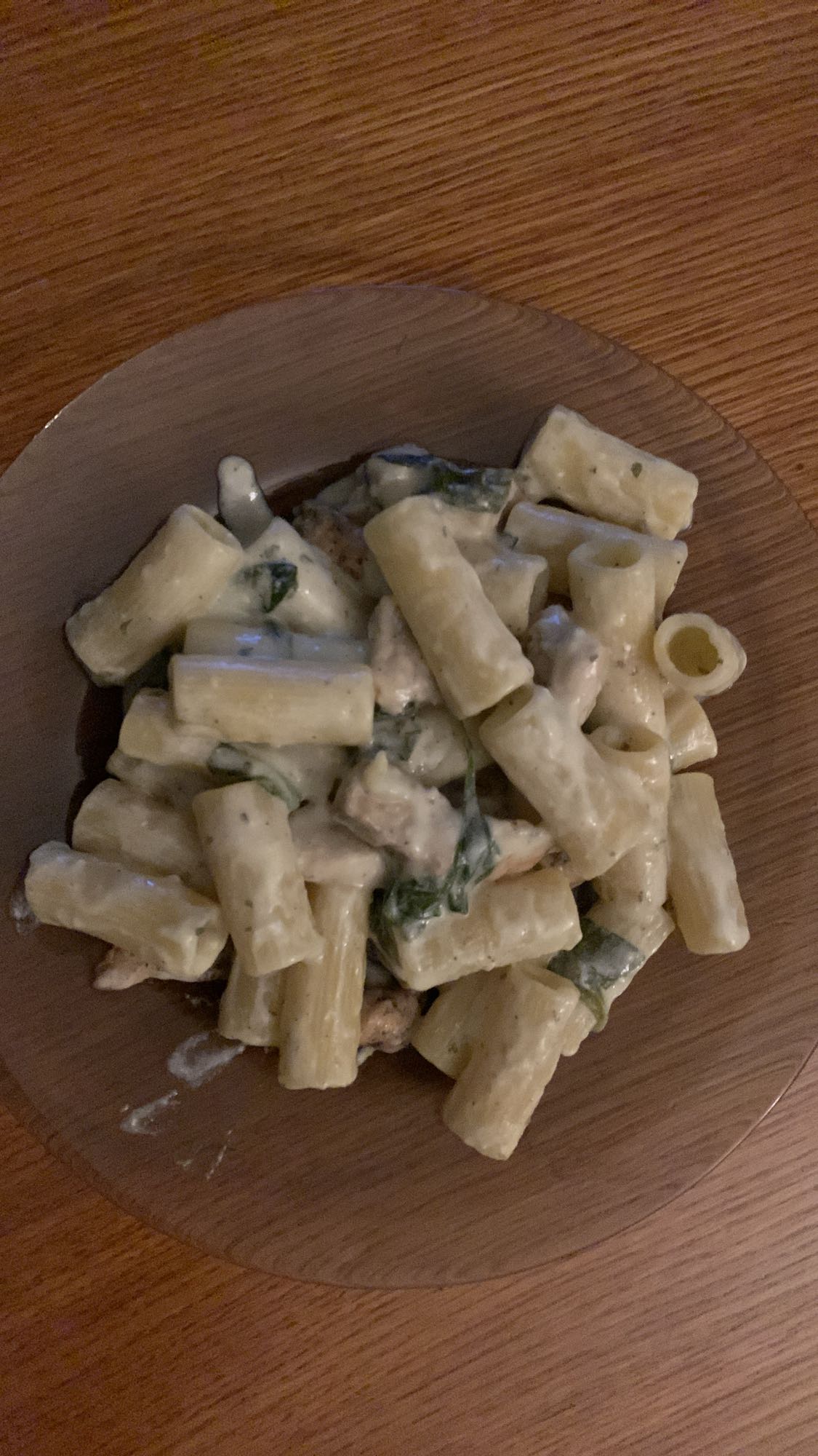 makaron z kurczakiem i szpinakiem