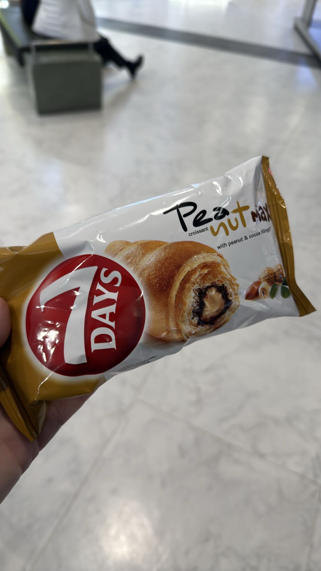 7 Days Croissant cu arahide