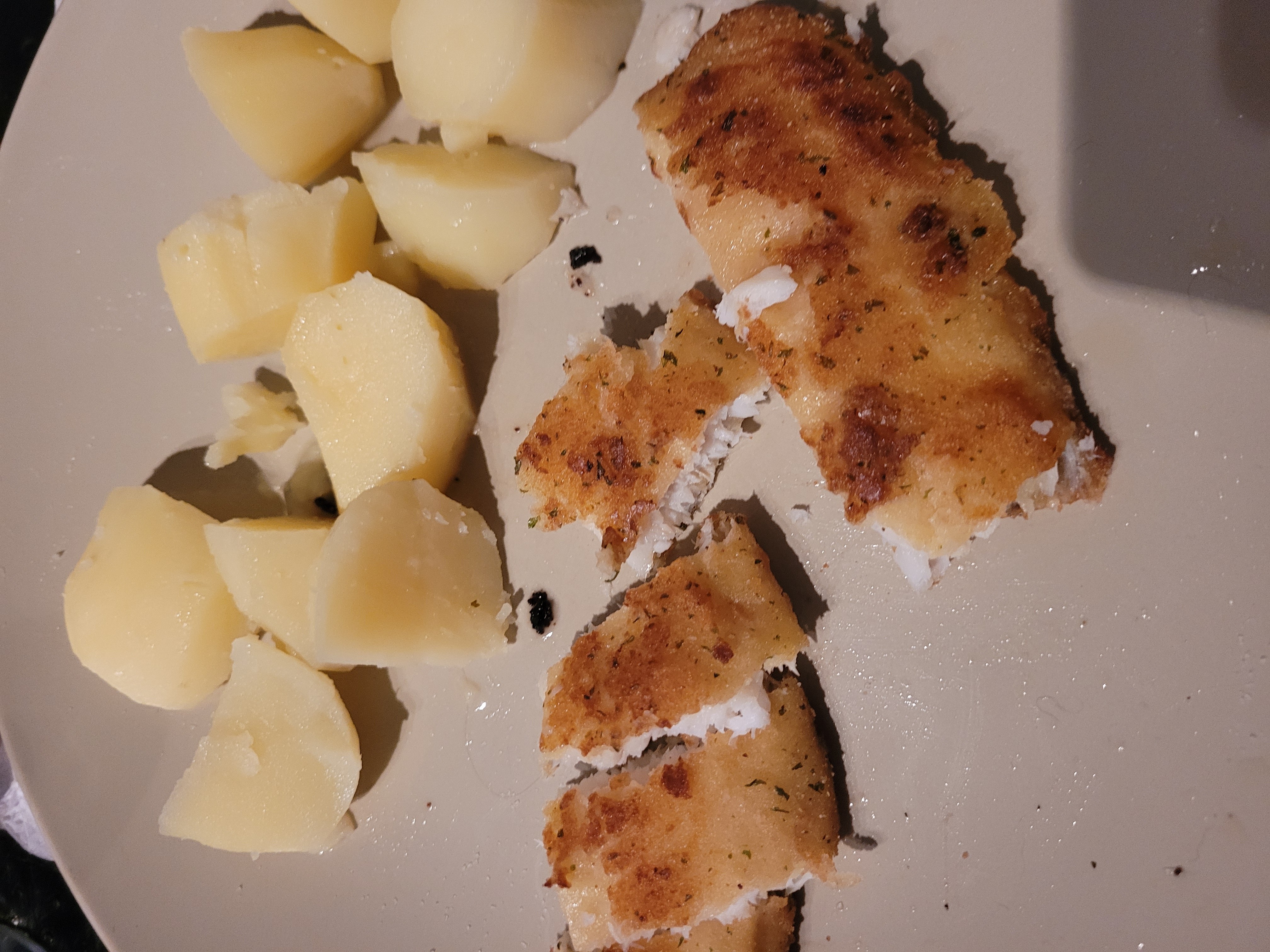 Poisson pané et pommes