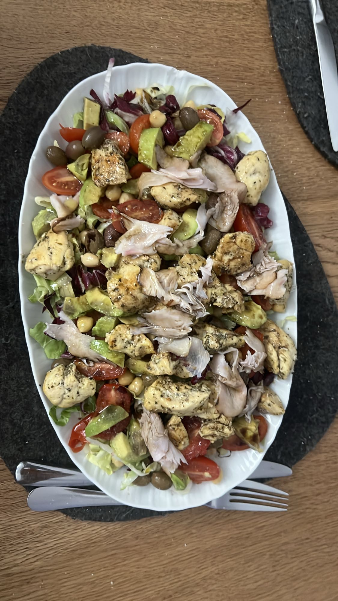 Tavuklu Akdeniz Salata