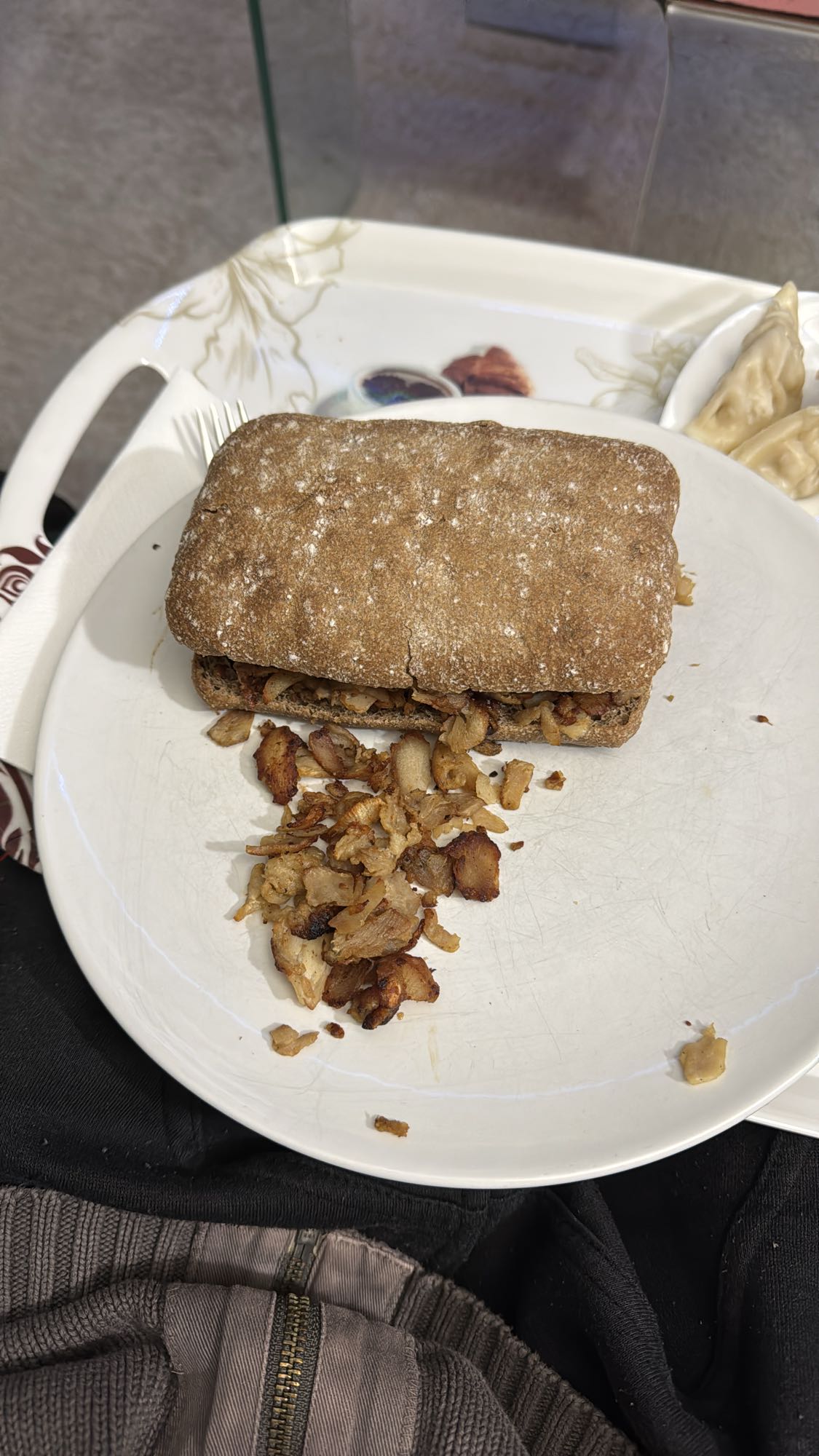 Sándwich de pollo asado