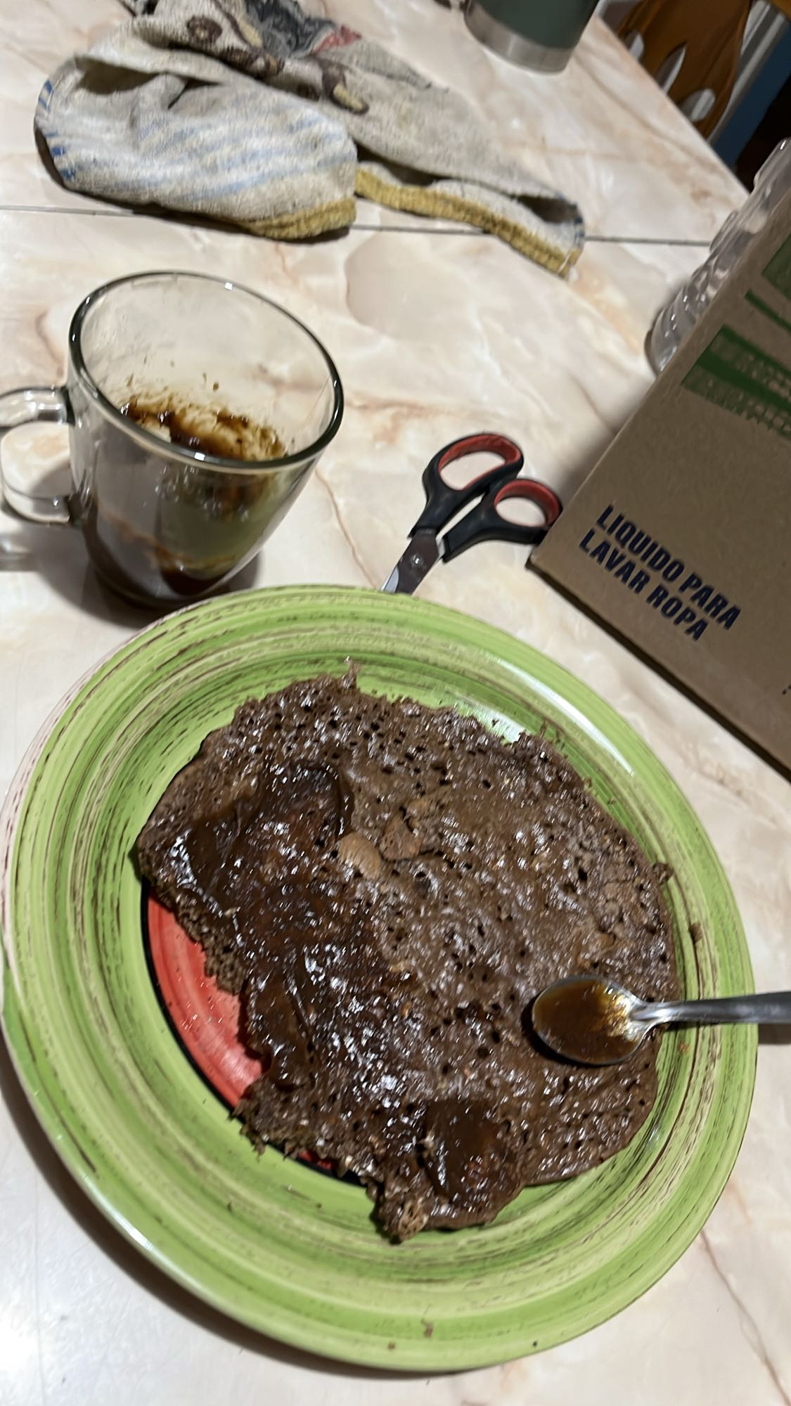 panqueque de avena y cacao con pasta dulce