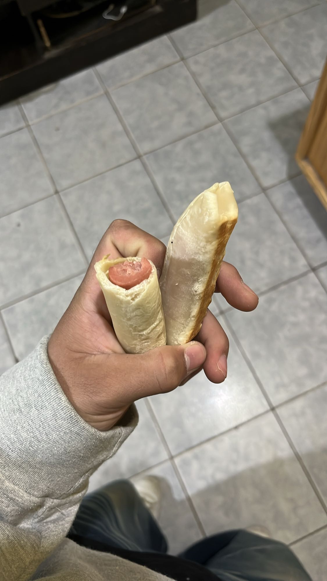 salchicha envuelta en tortilla