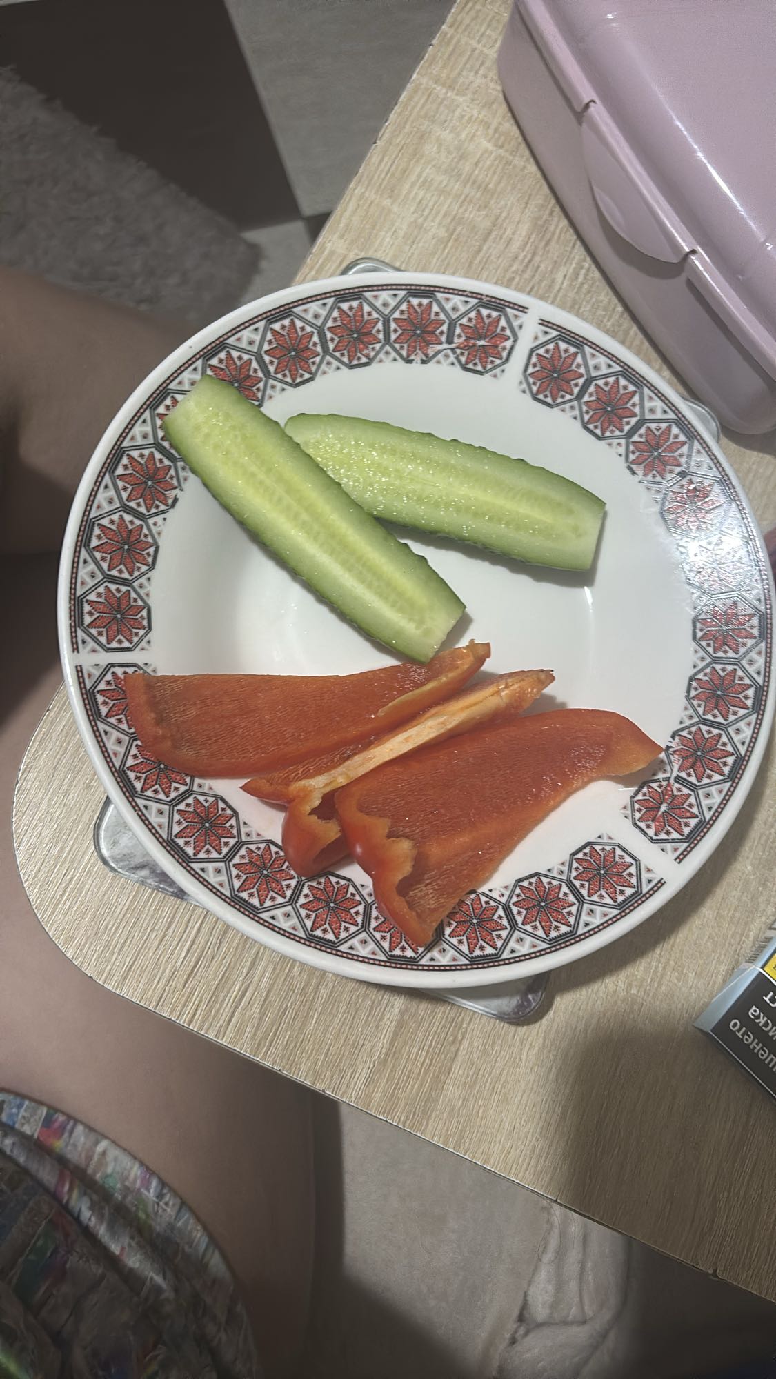 Legume proaspete pe farfurie