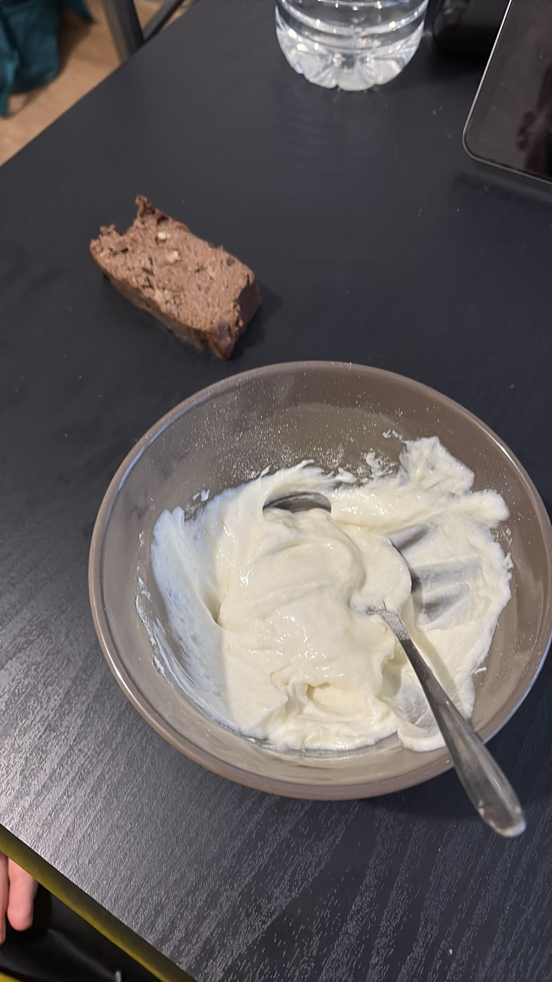 Yaourt et pain protéiné