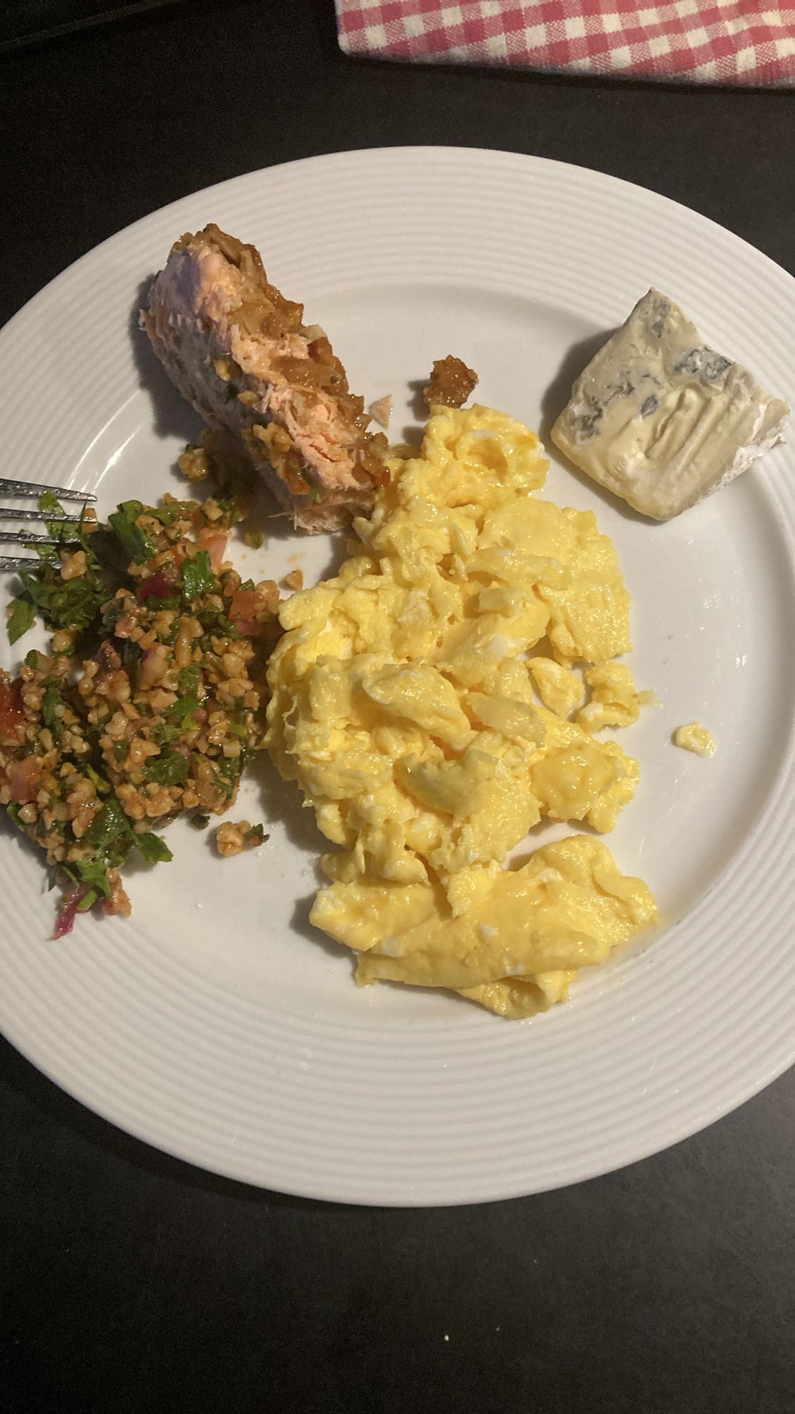 Lax och äggröra tallrik