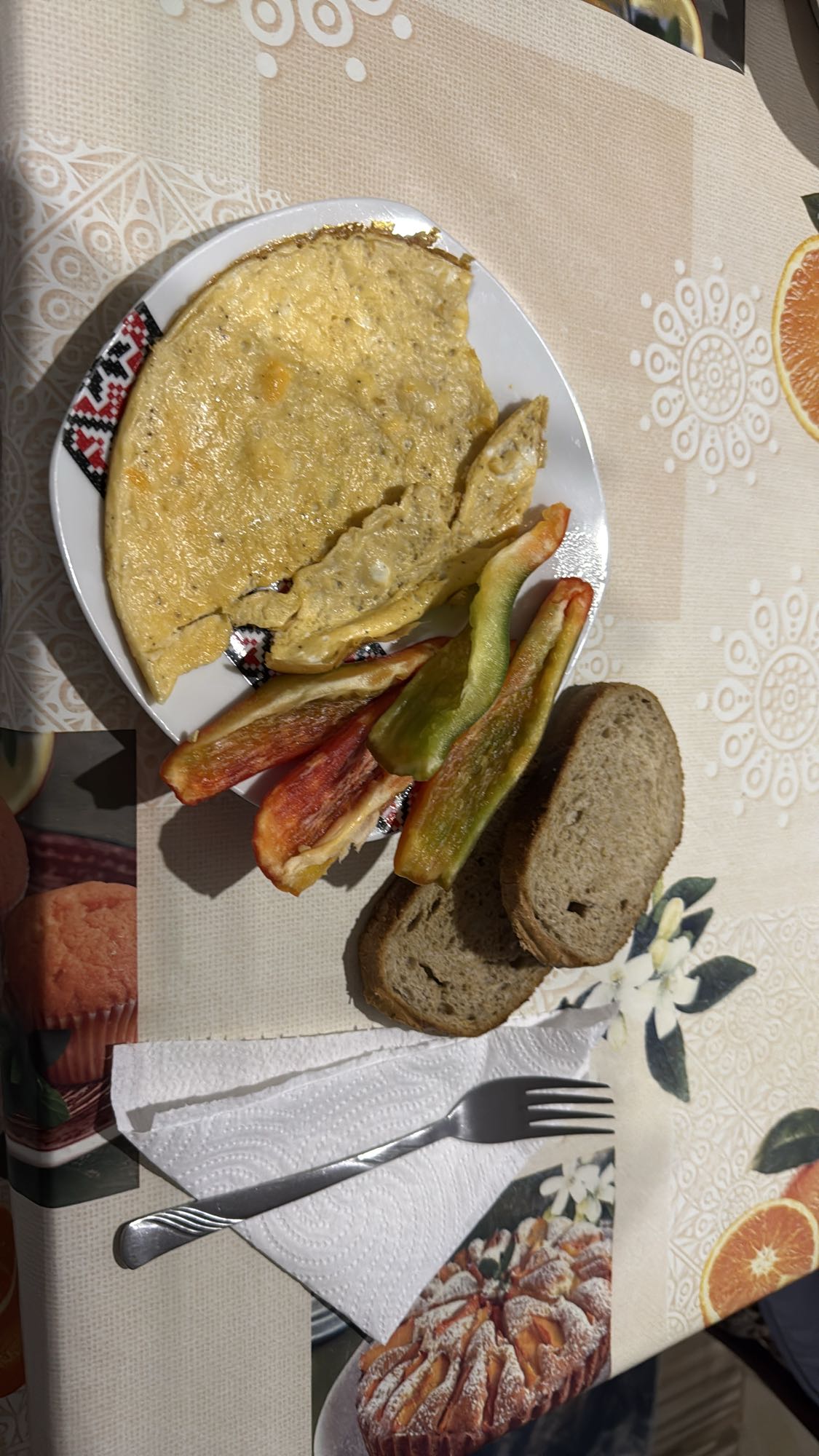 Omlet cu ardei și pâine