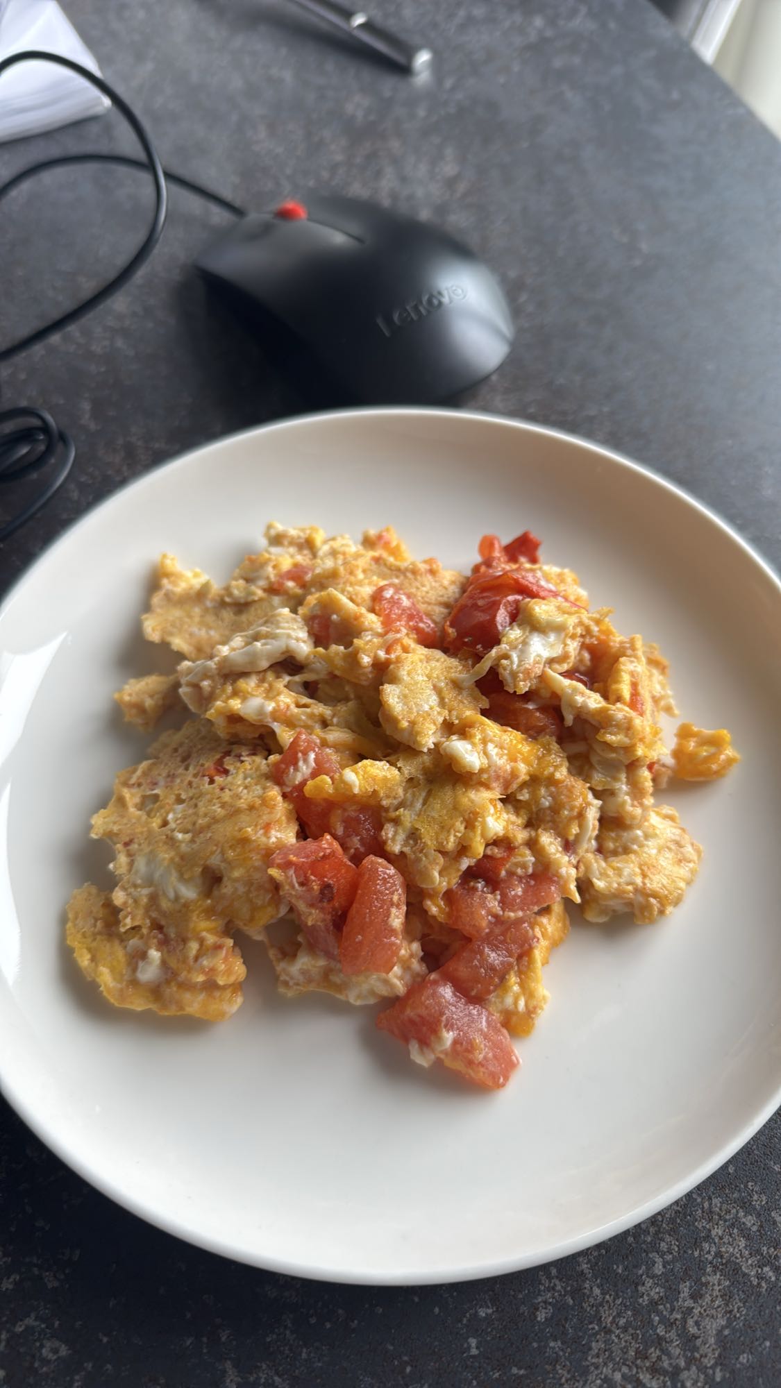 Jajecznica z pomidorami