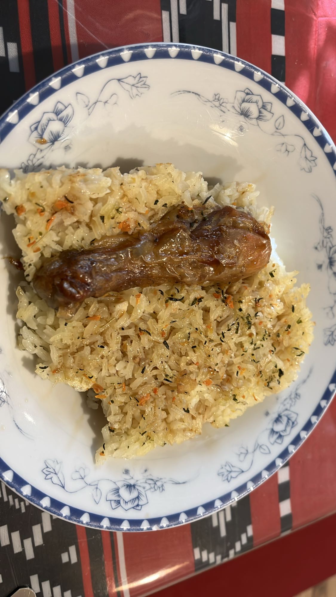 Ориз с пилешко бутче