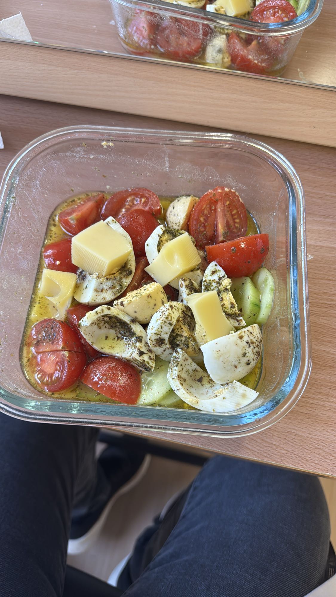 Käse-Gemüse-Salat