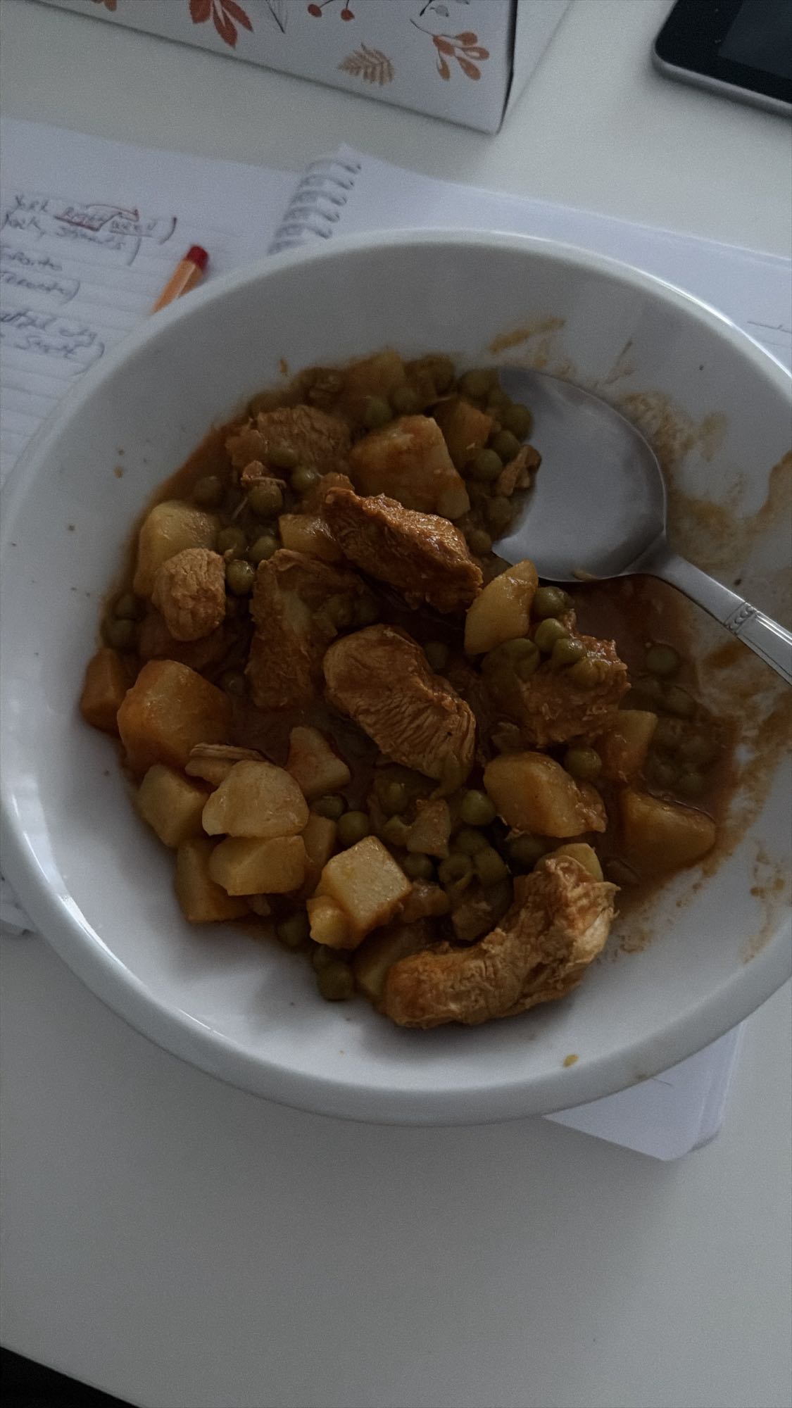 Tavuklu Bezelye Yemeği