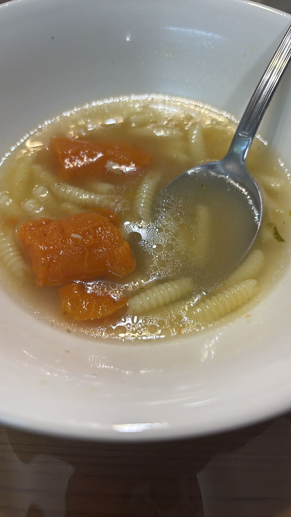 Tésztaleves répával