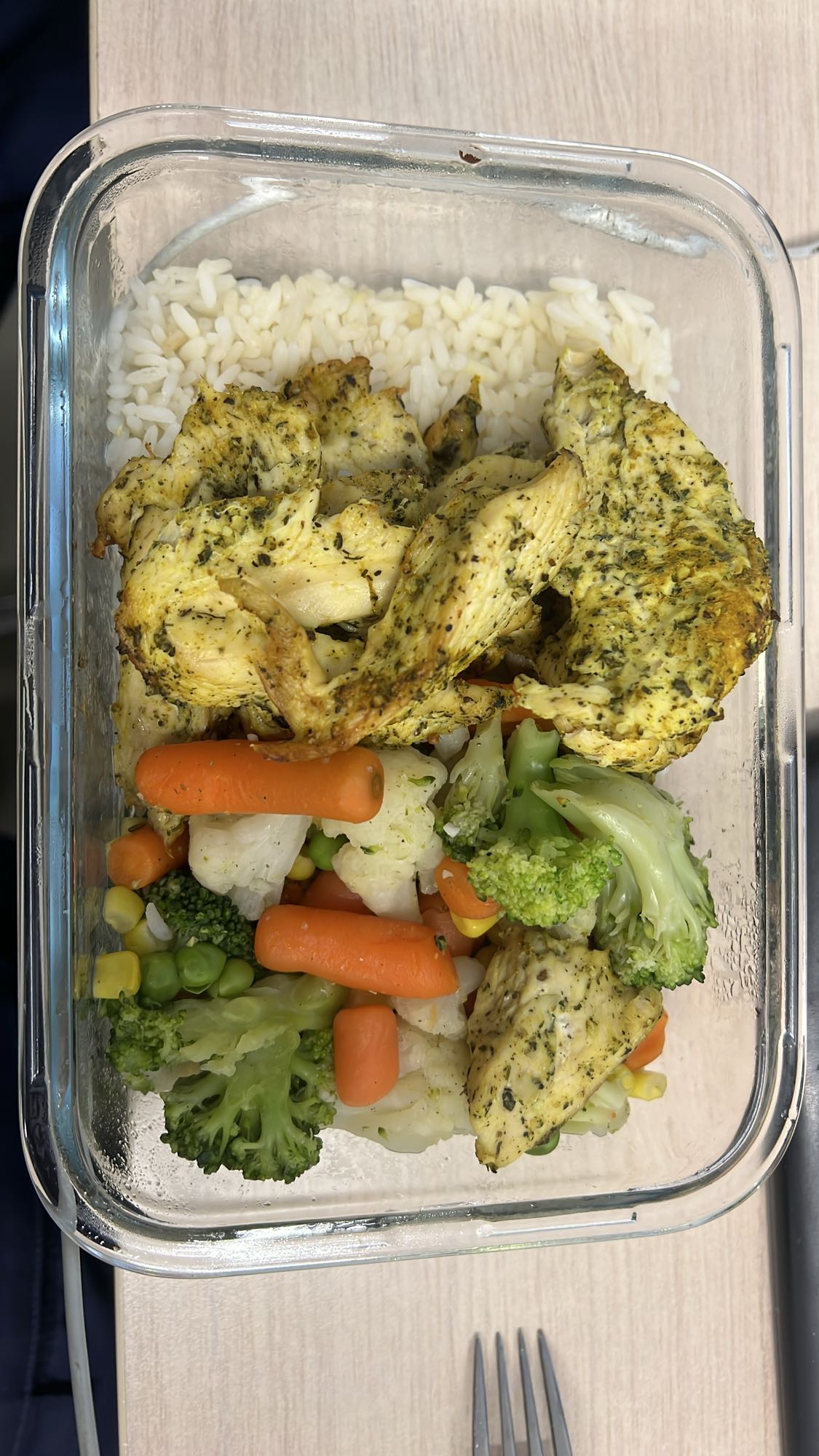 Kurczak z ryżem i warzywami