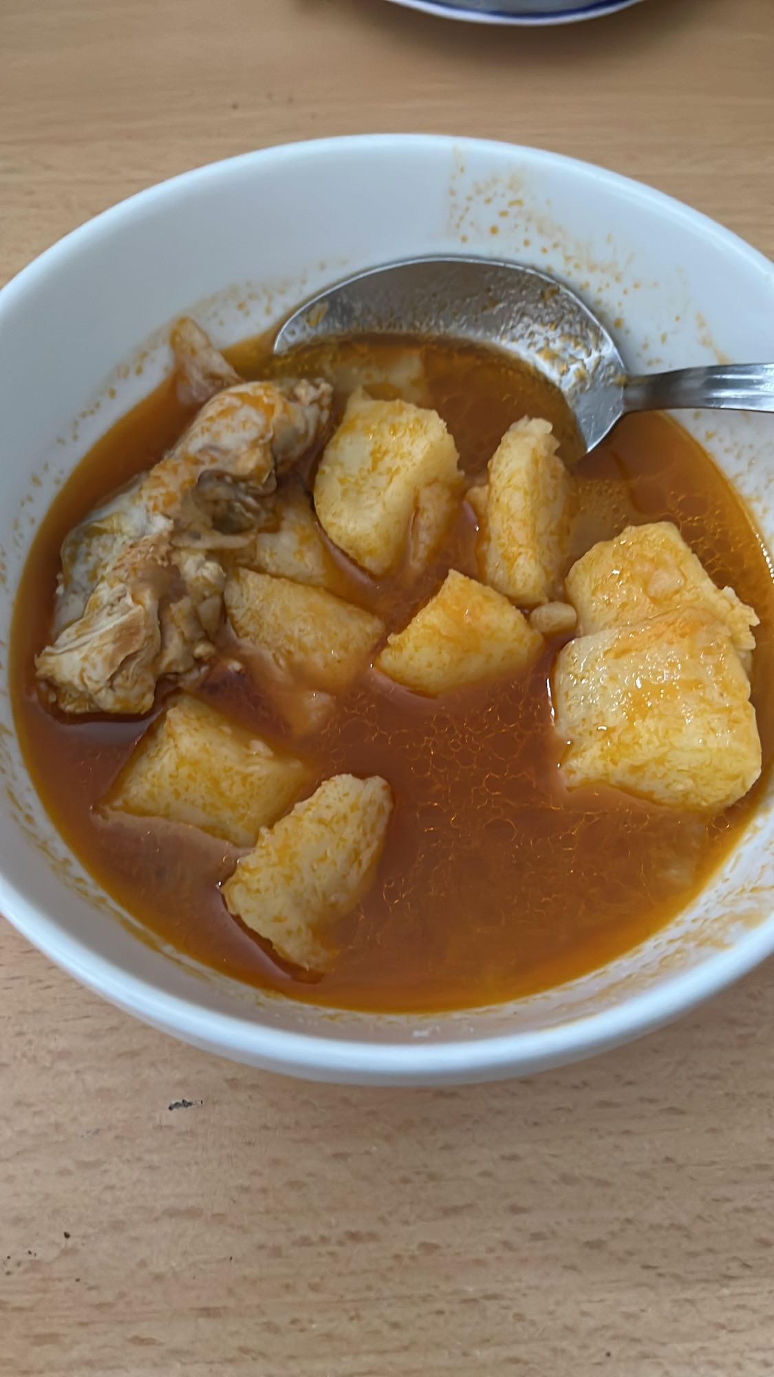 Patatesli tavuk yemeği