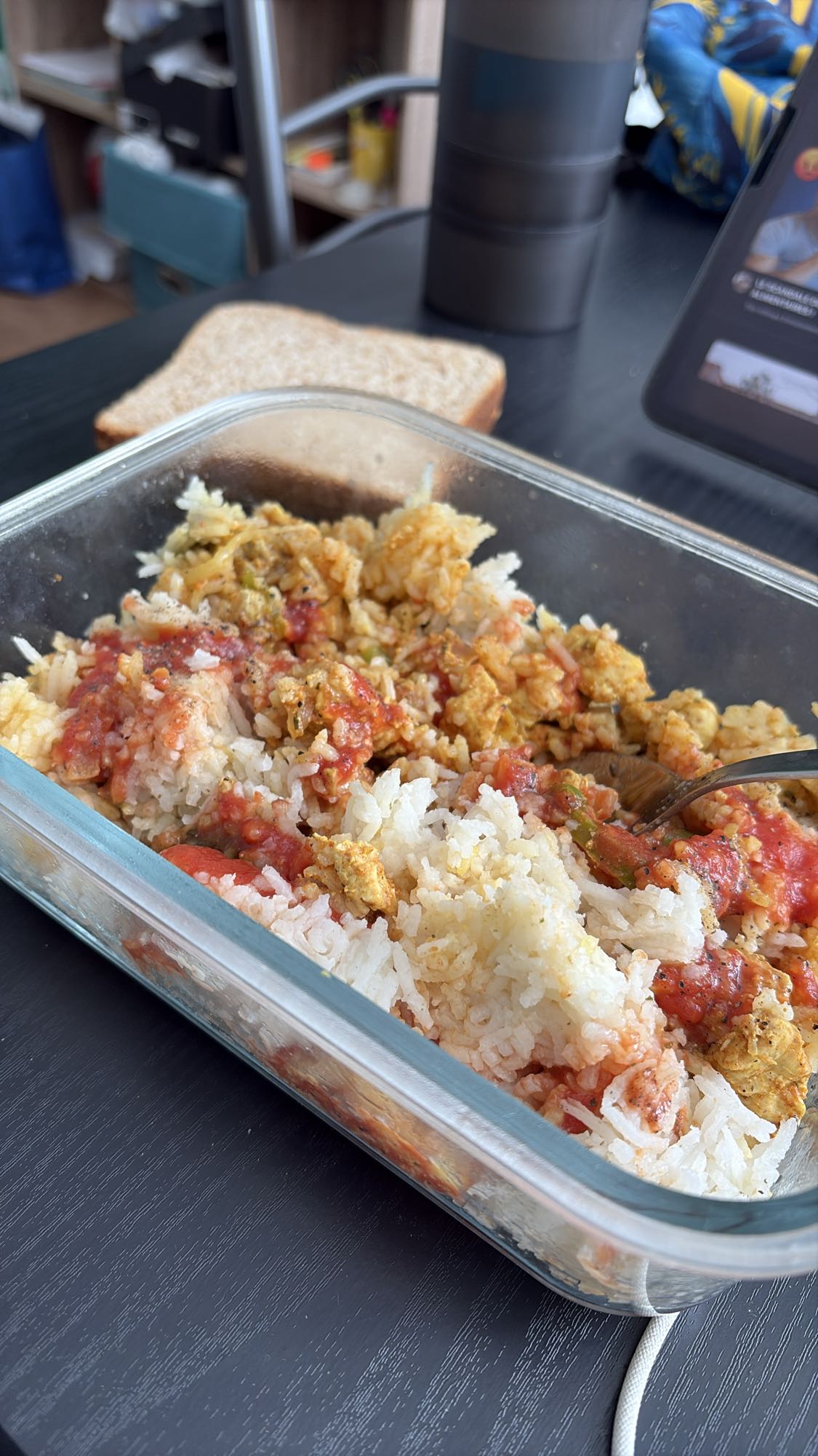 Riz au poulet et sauce