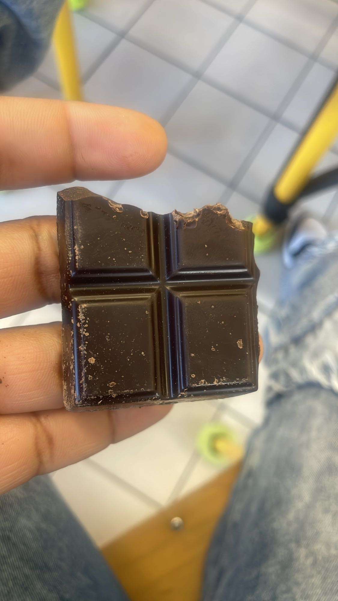 Carré de chocolat noir