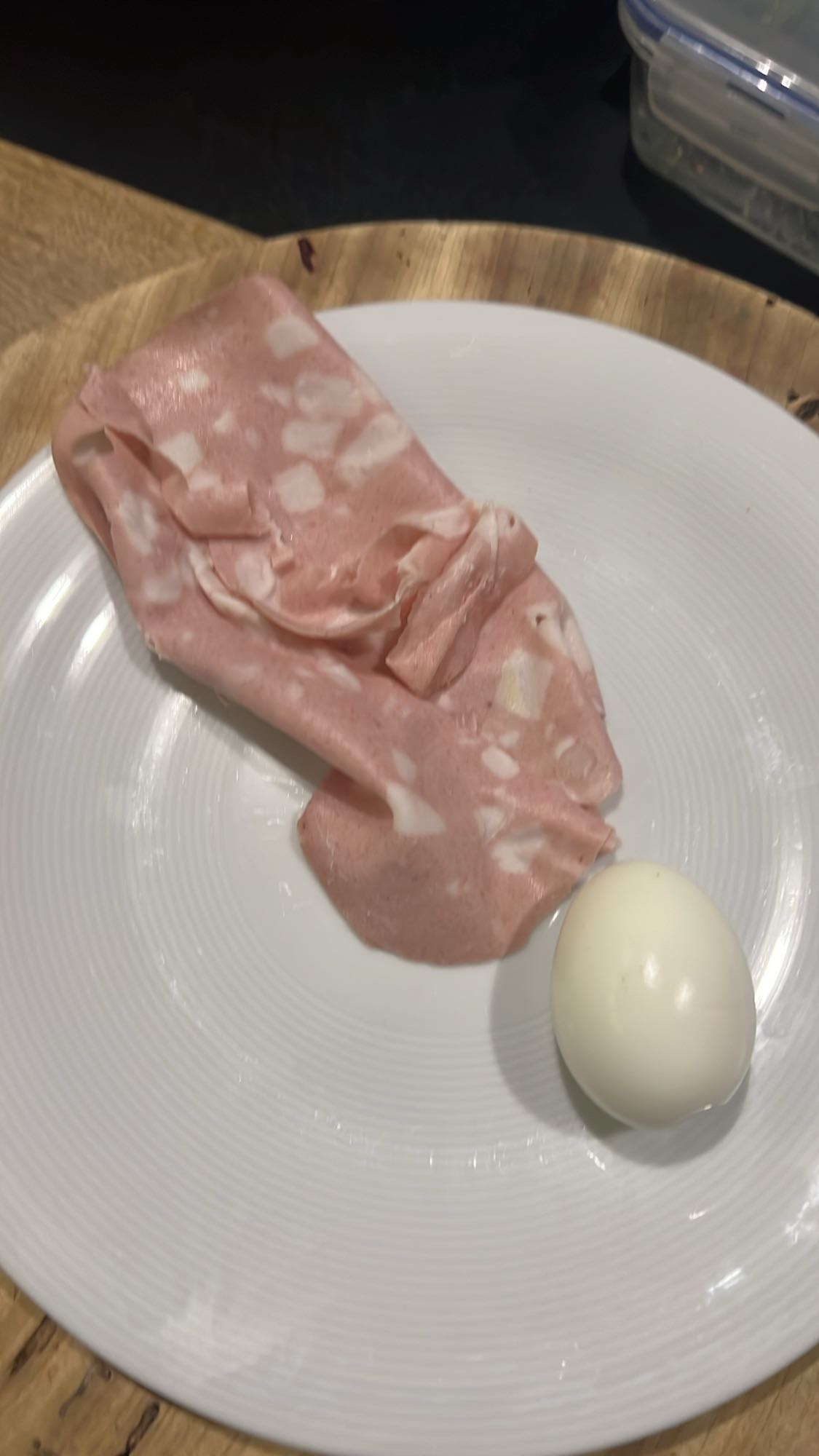 Oeuf et mortadelle